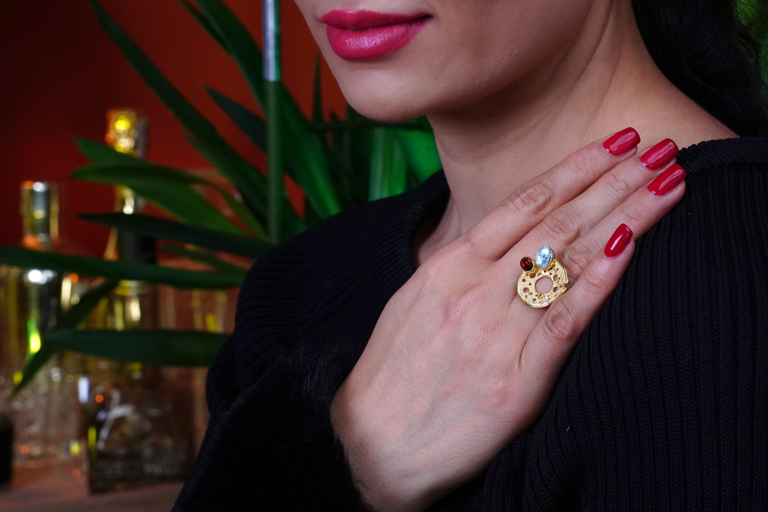 “Solar Bloom” – Blue Topaz & Garnet Taşlı 18K Altın Kaplama Yüzük 0 image