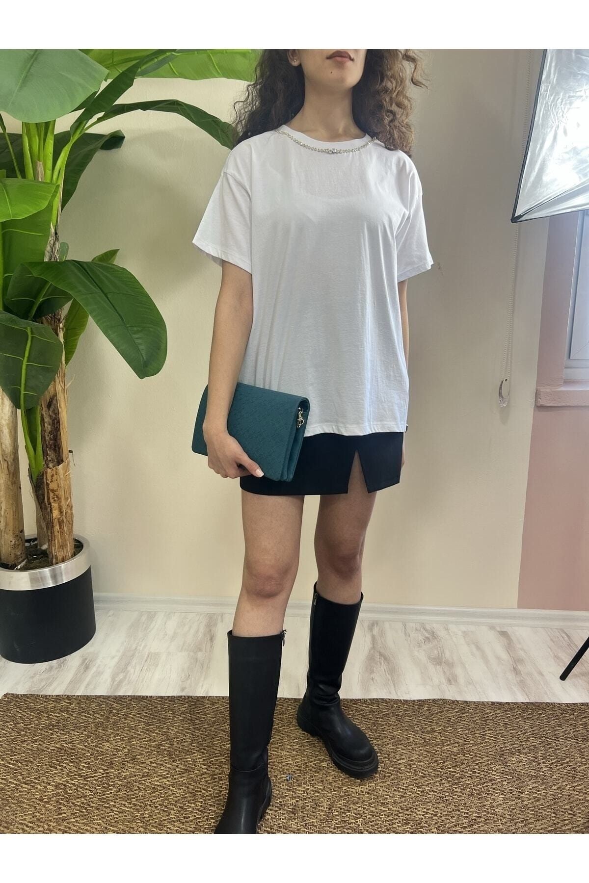 Beyaz Taşlı Oversize Tişört