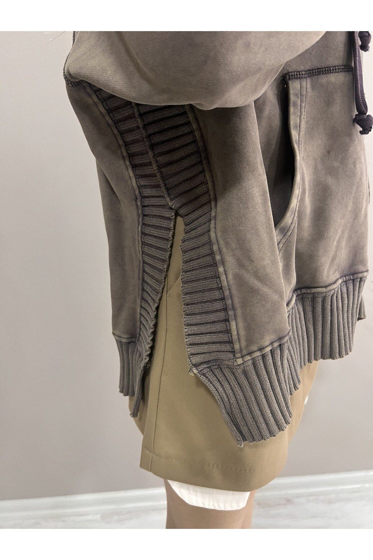 Triko Detaylı Sweatshirt-Kahve