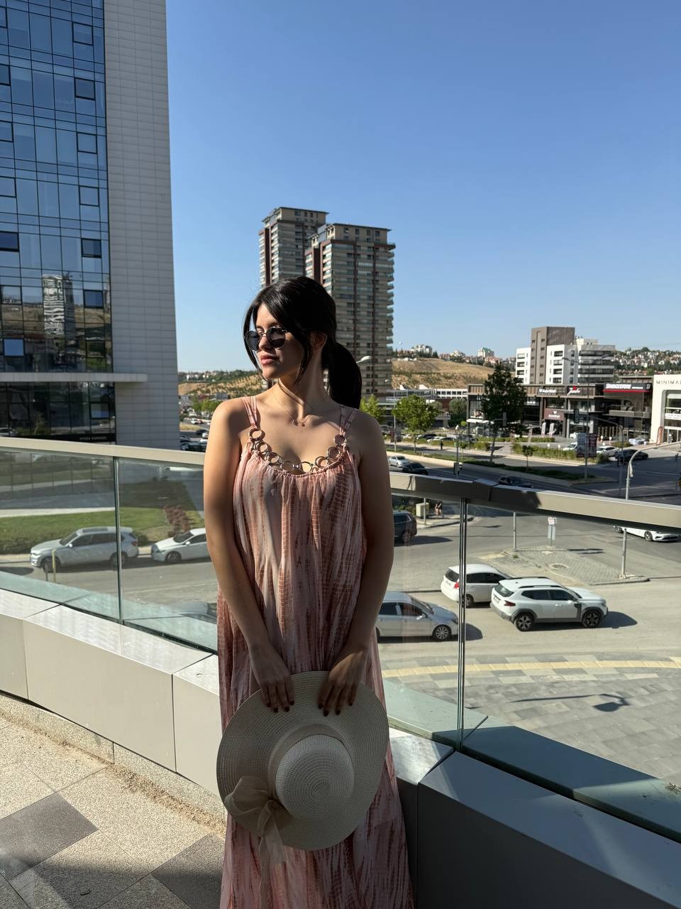 Tasarım yuvarlak zincir Elbise