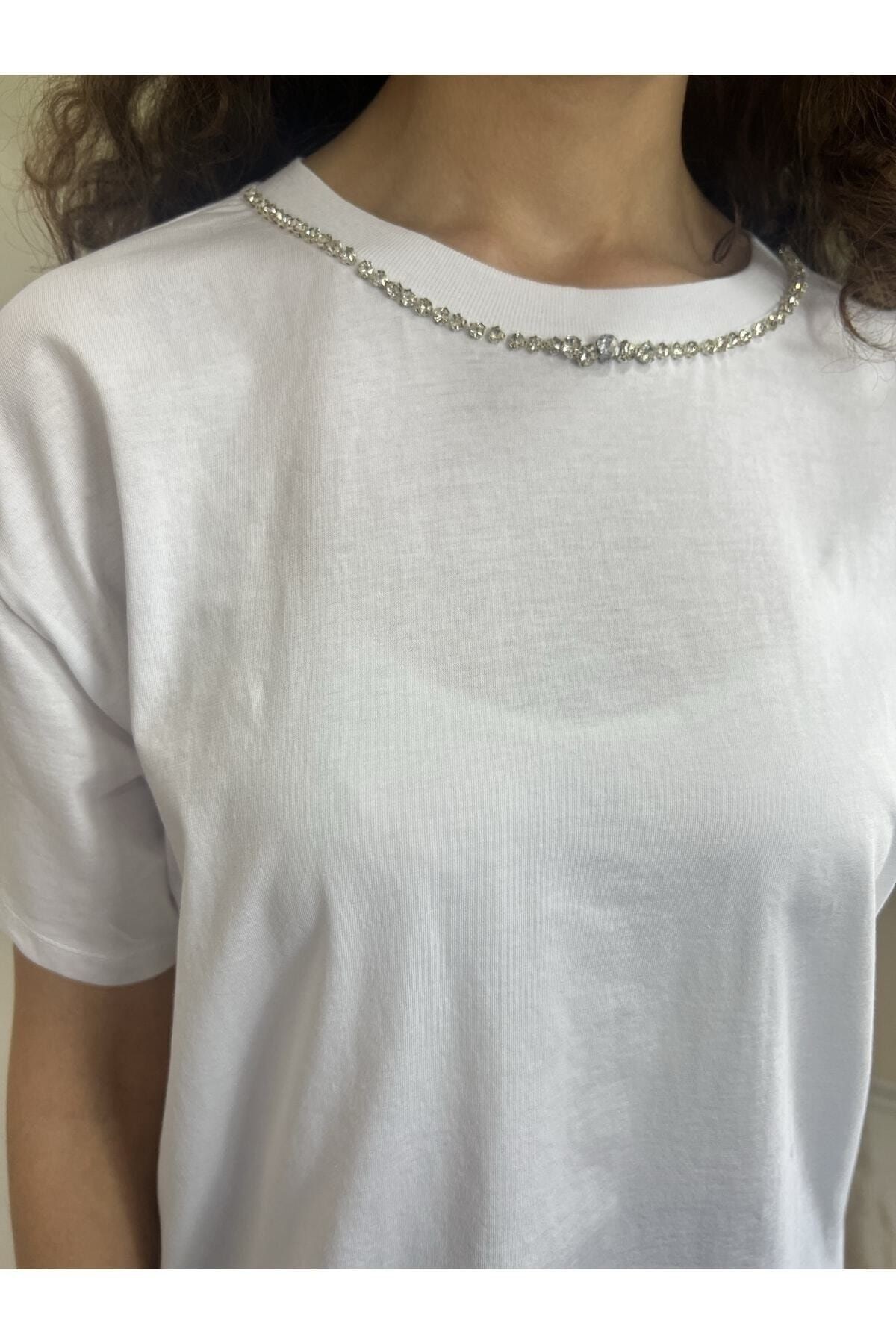 Beyaz Taşlı Oversize Tişört