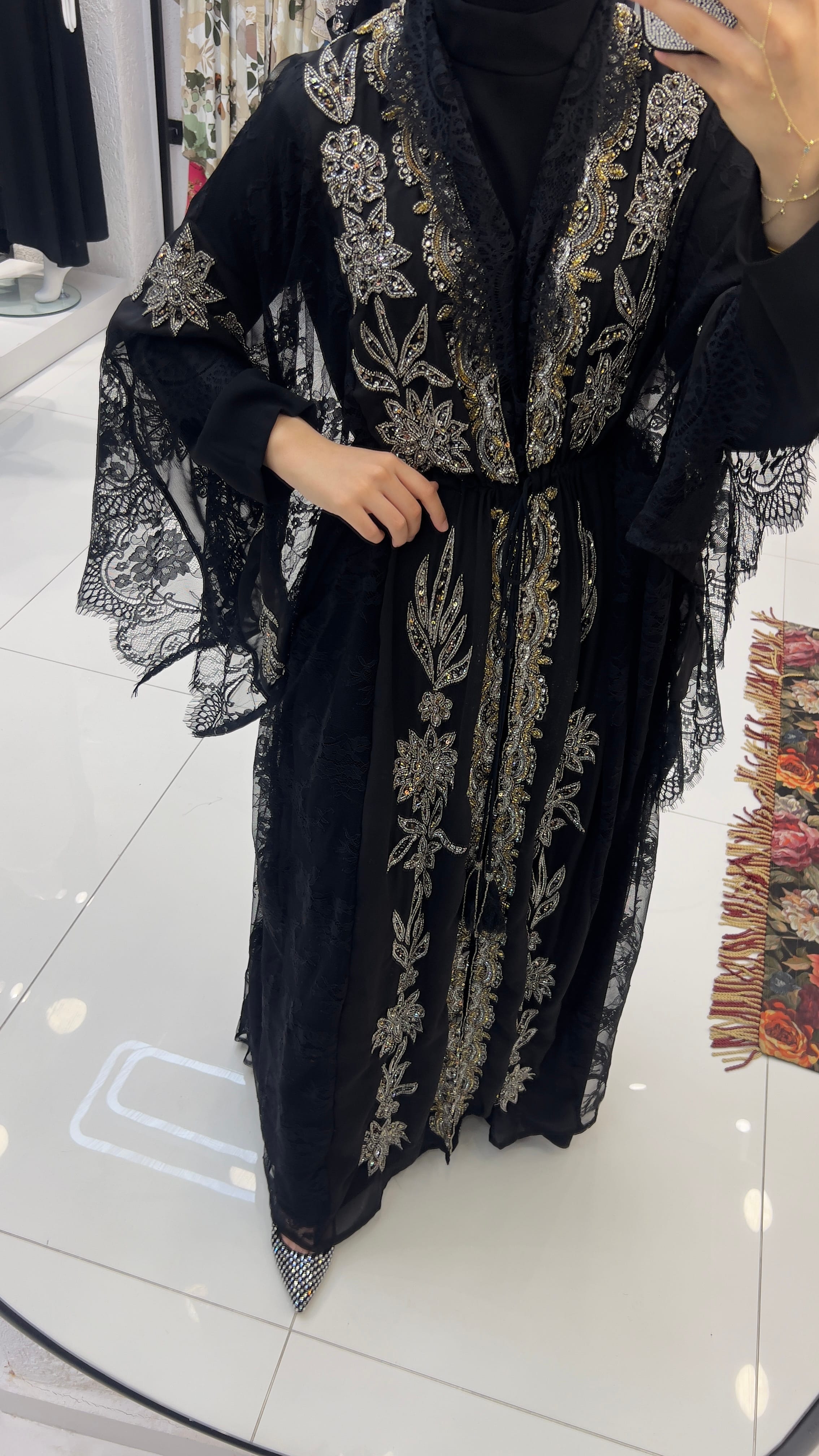 İŞLEMELİ ABAYA