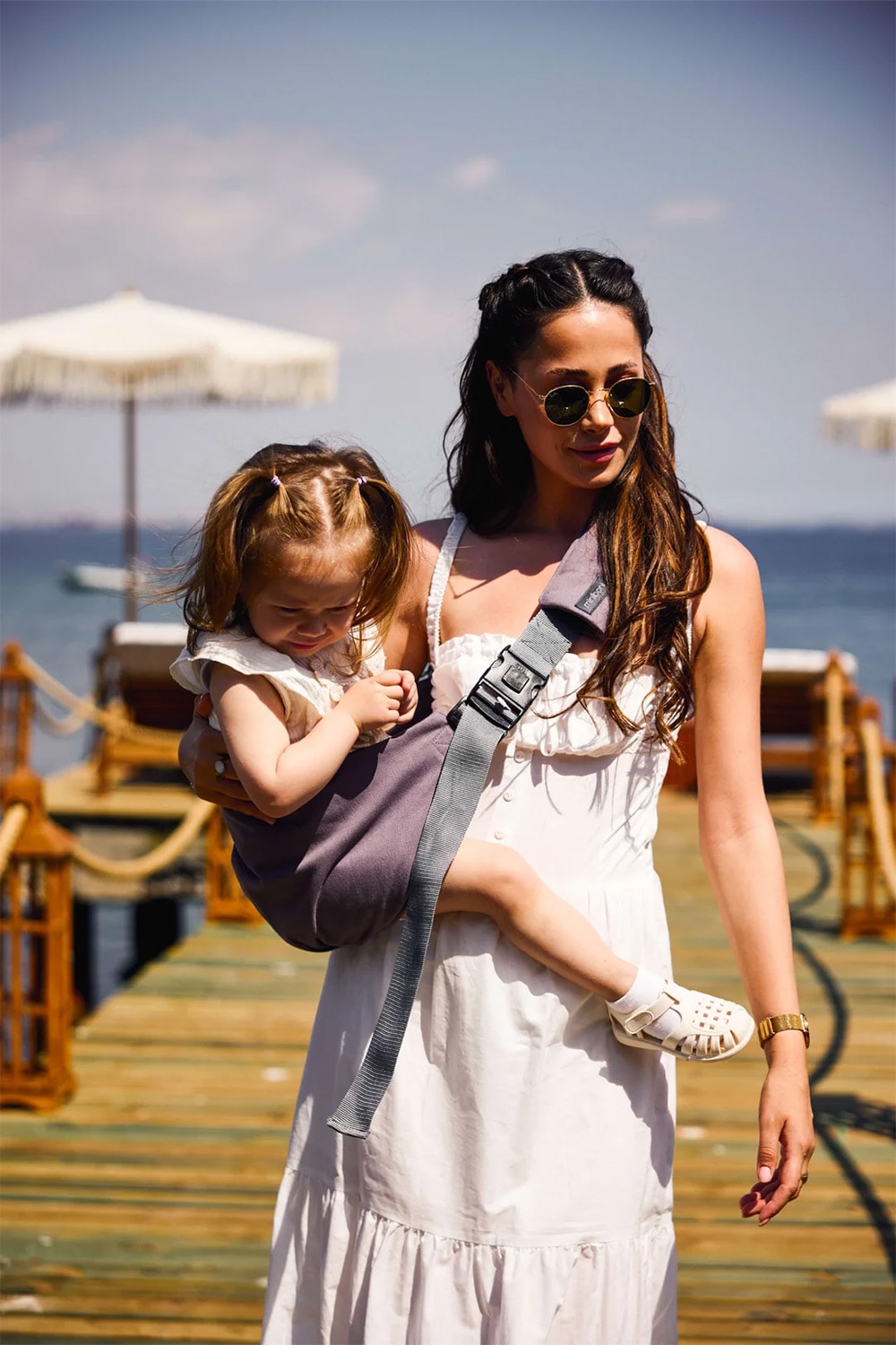 Yan Sling Bebek Taşıma Slingi – Ergonomik ve Rahat Kullanım