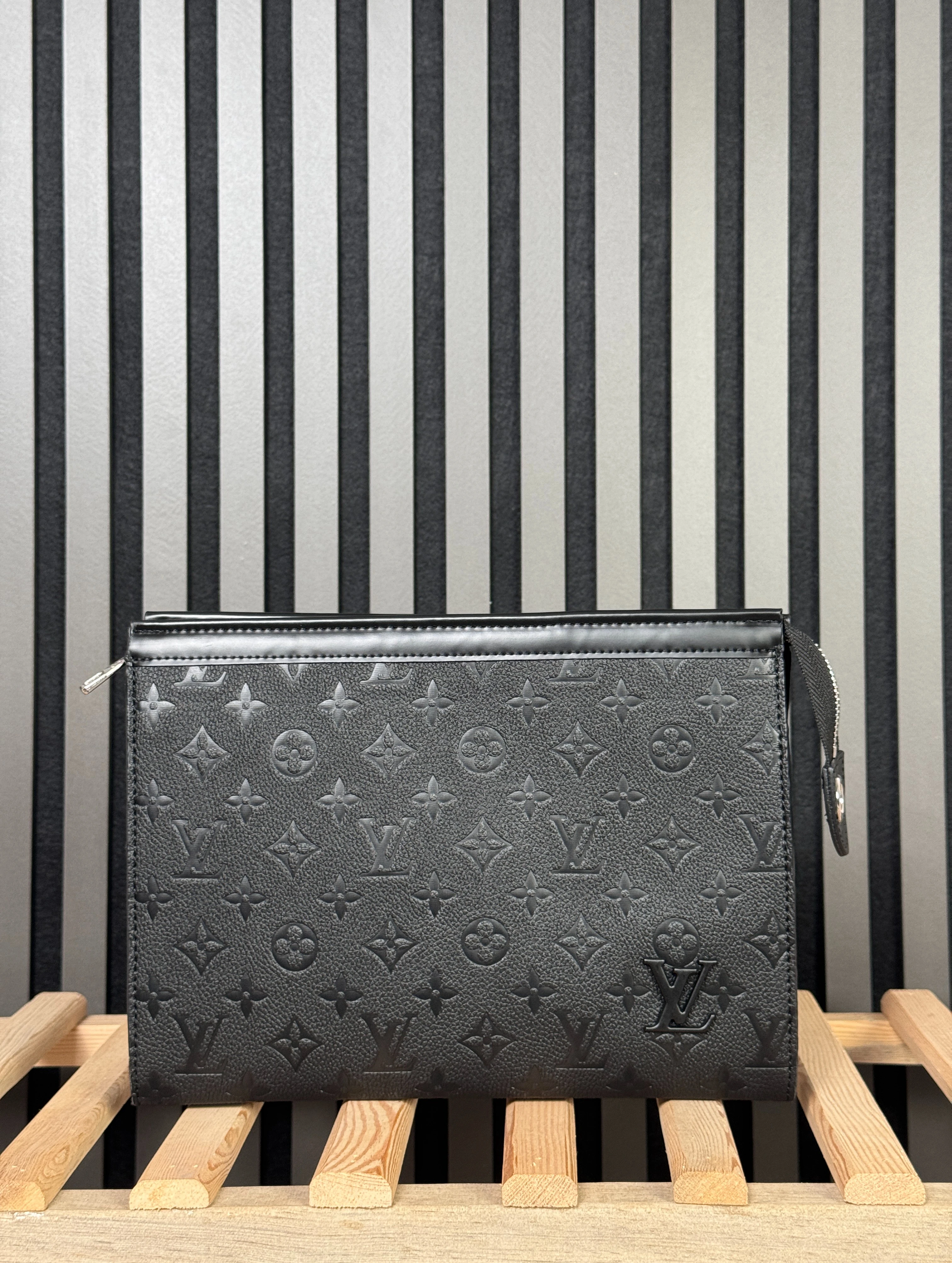 LV Siyah Hakiki Deri Clutch