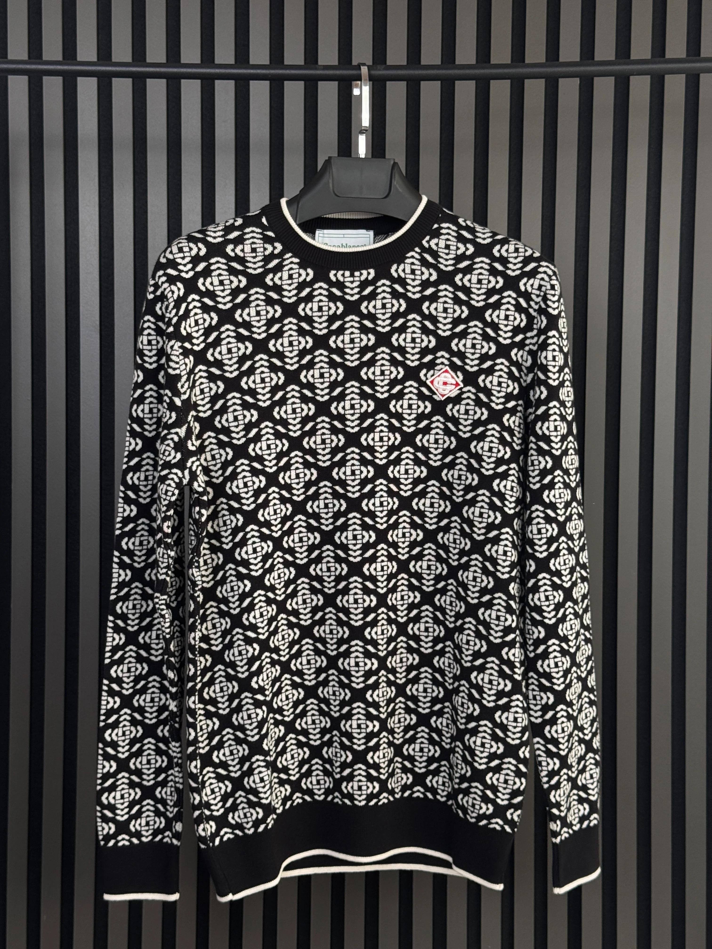 CB Siyah Desenli Triko Kazak