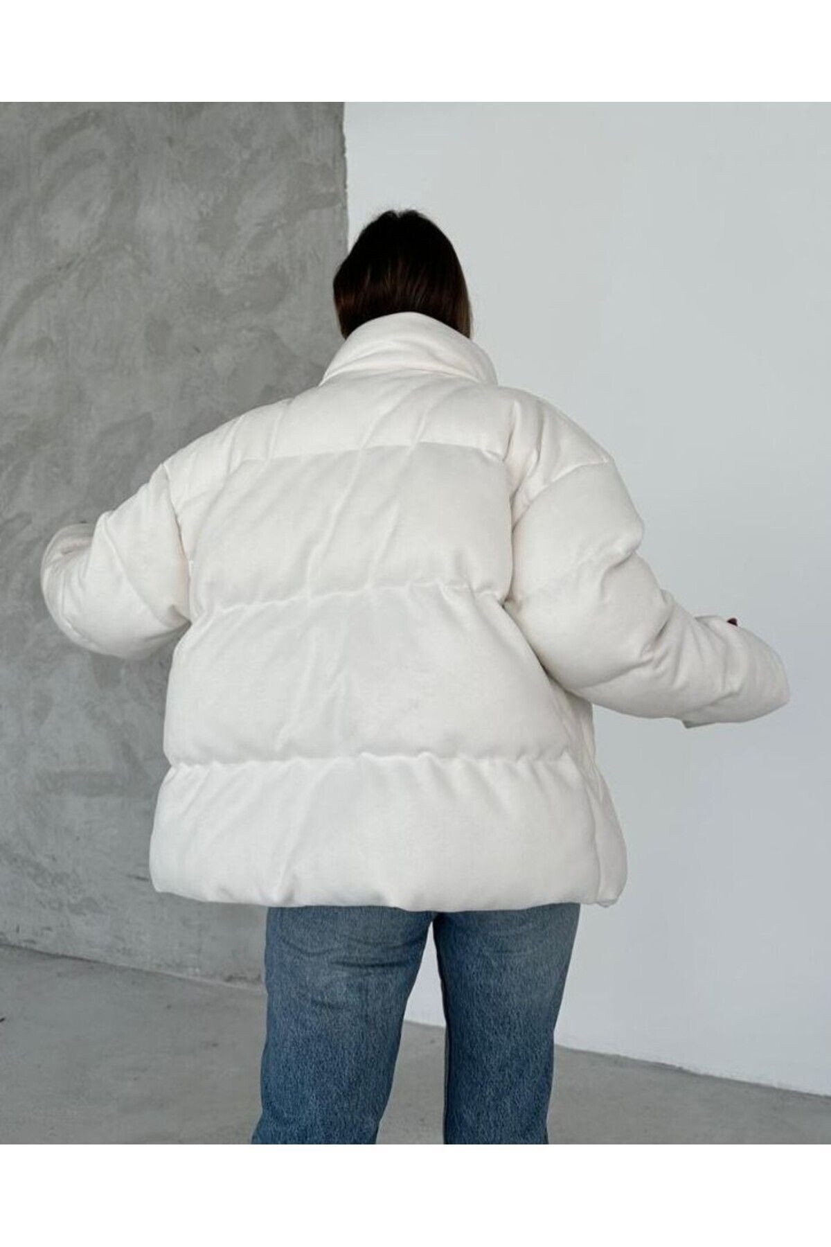 Kadın Beyaz Içi Dolum Süet Astarlı Düğme Detay Nubuk Oversize Şişme Mont - beyaz