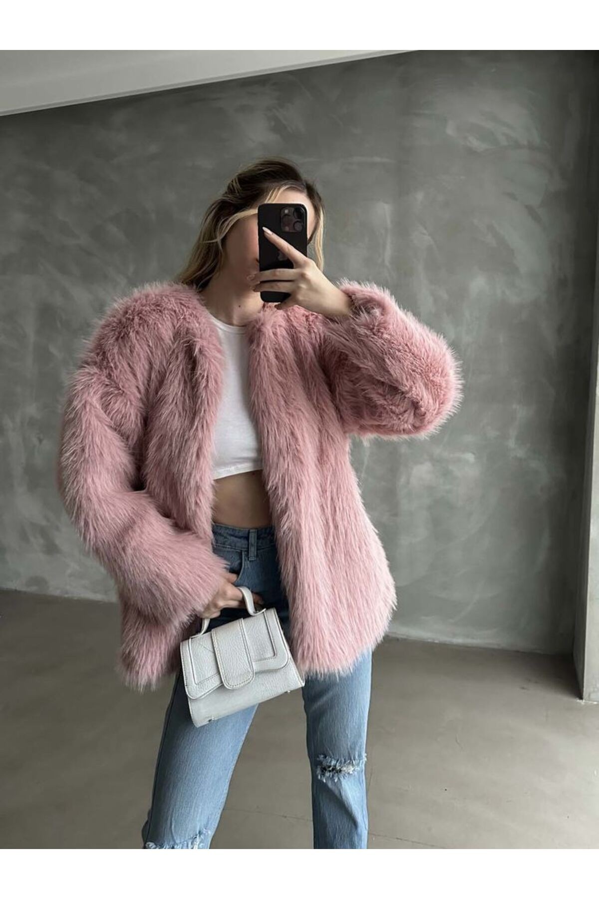 Kadın Beyaz Hakim Yaka İçi Astarlı Kancalı Oversize Tüylü Peluş Premium Suni Kürklü Uzun Ceket Mont