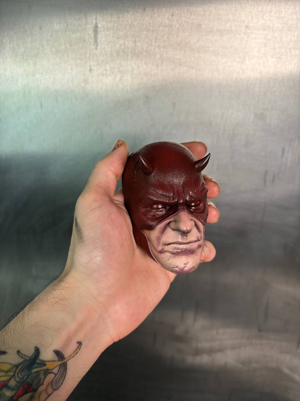 El Yapımı Daredevil Kafası Magnet – Benzersiz 3D Baskı Not Tutacağı