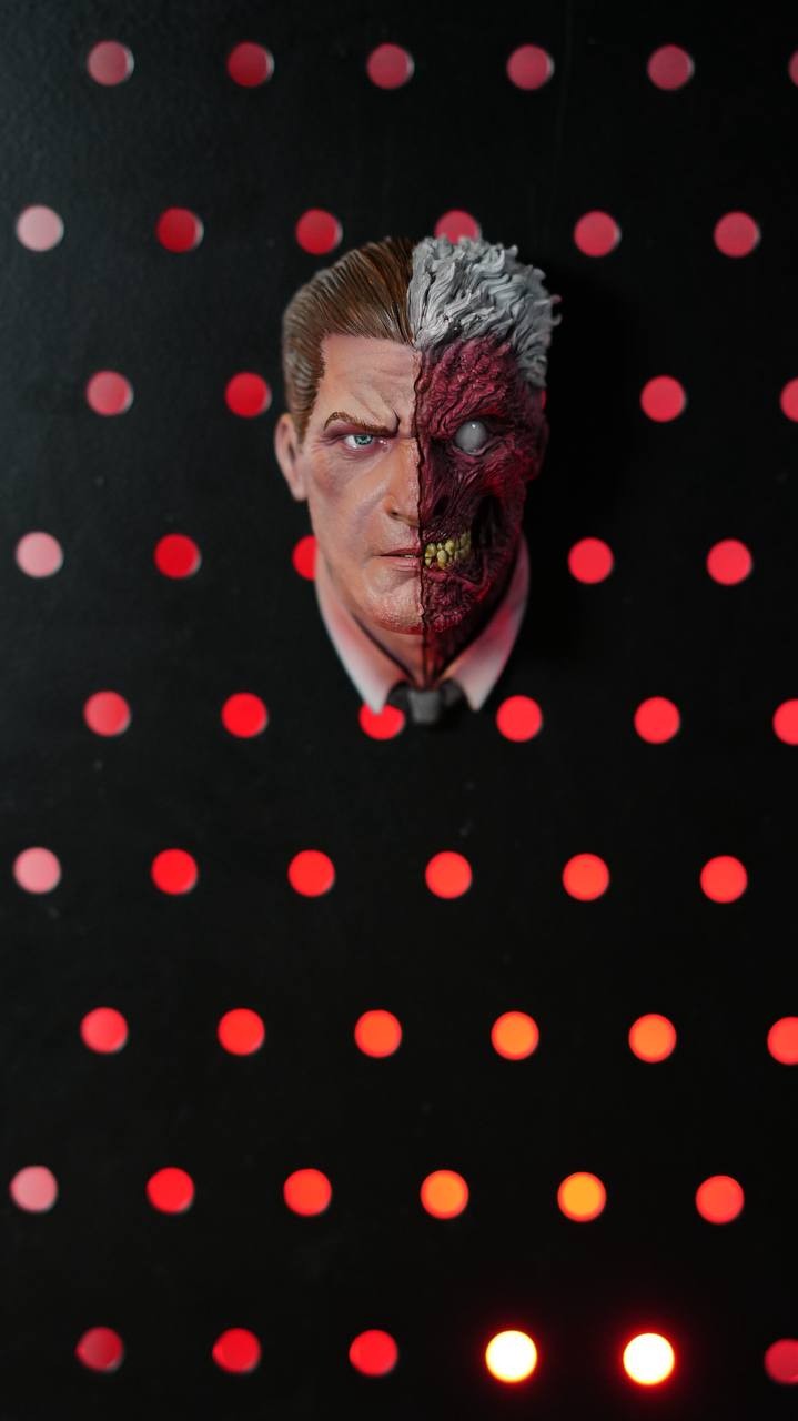 El Yapımı TwoFace Kafası Magnet – Benzersiz 3D Baskı Not Tutacağı