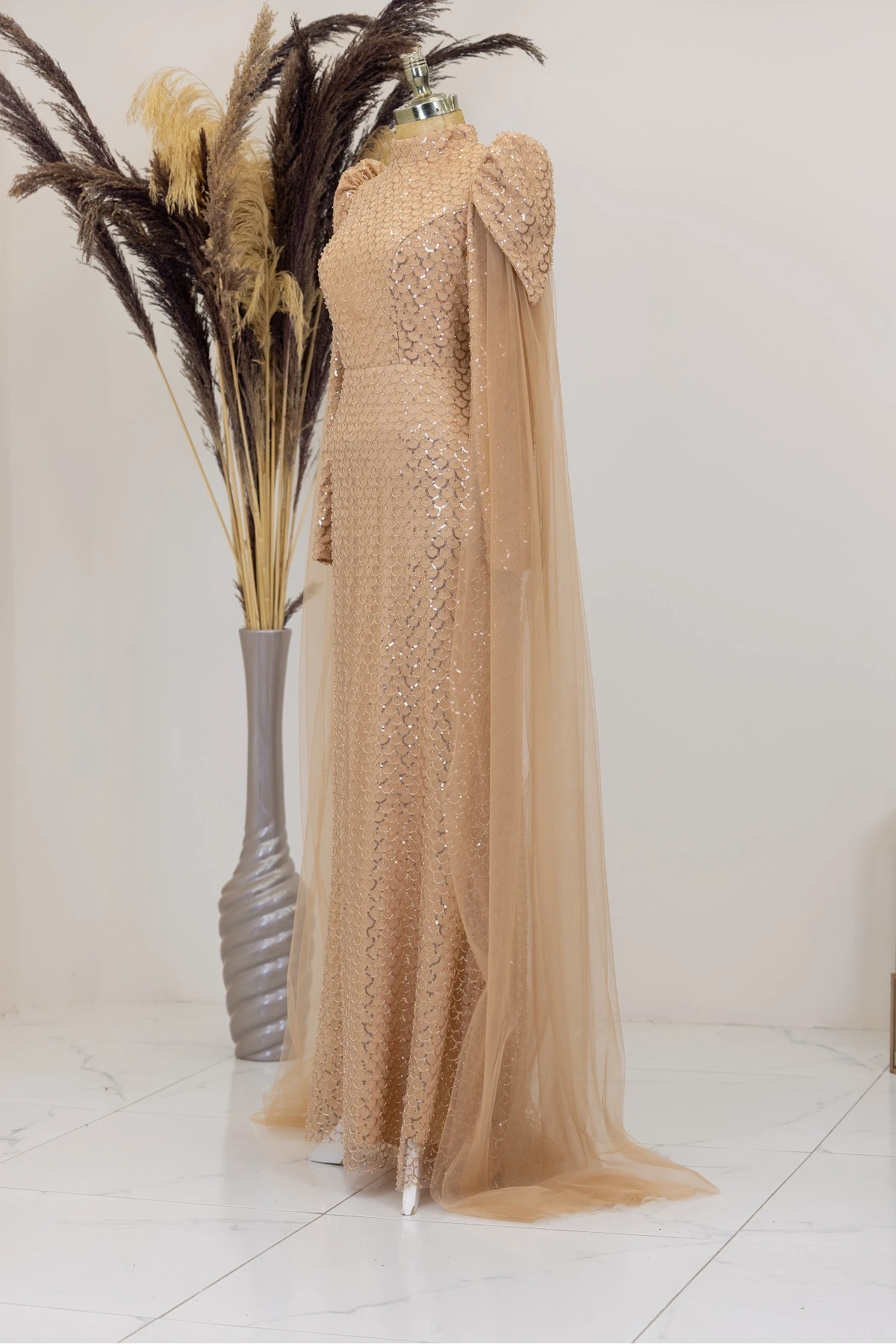 Kolları Pelerinli Asil Tesettür Abiye - gold