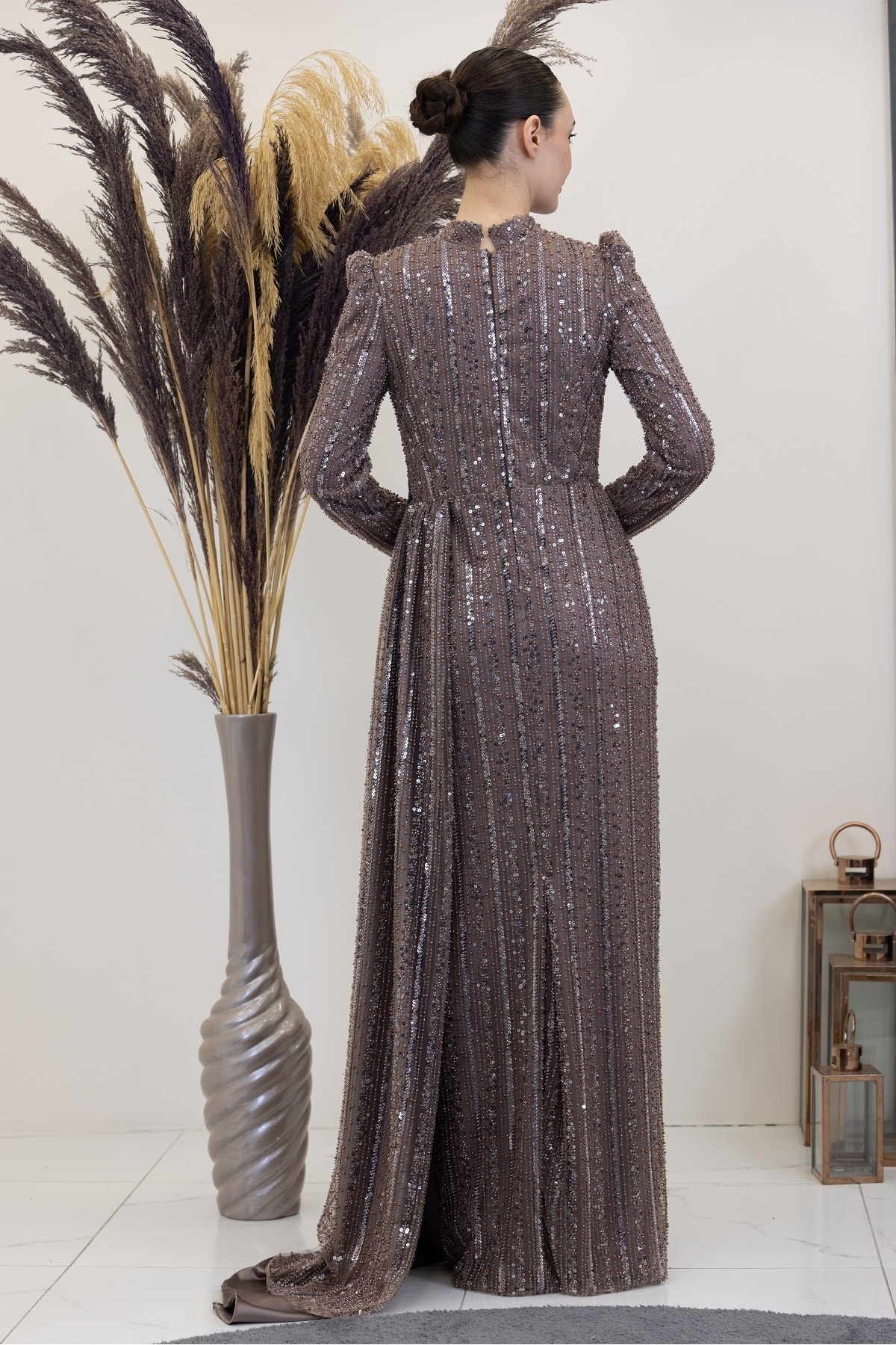 Berguzar Abendkleid mit floralem Taillendetail