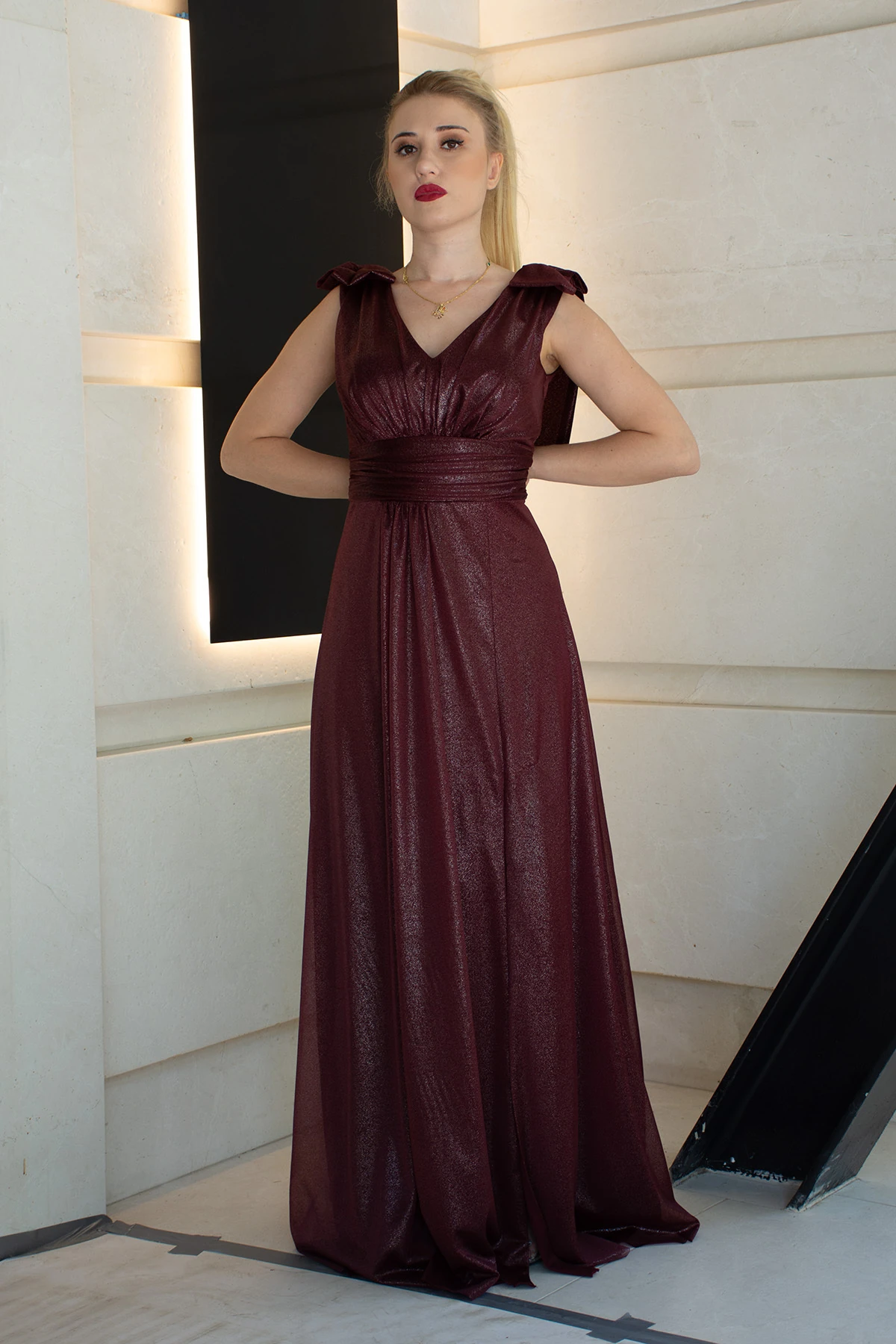 Fiyonklu Yandan Yırtmaçlı Alessi Abiye - bordo