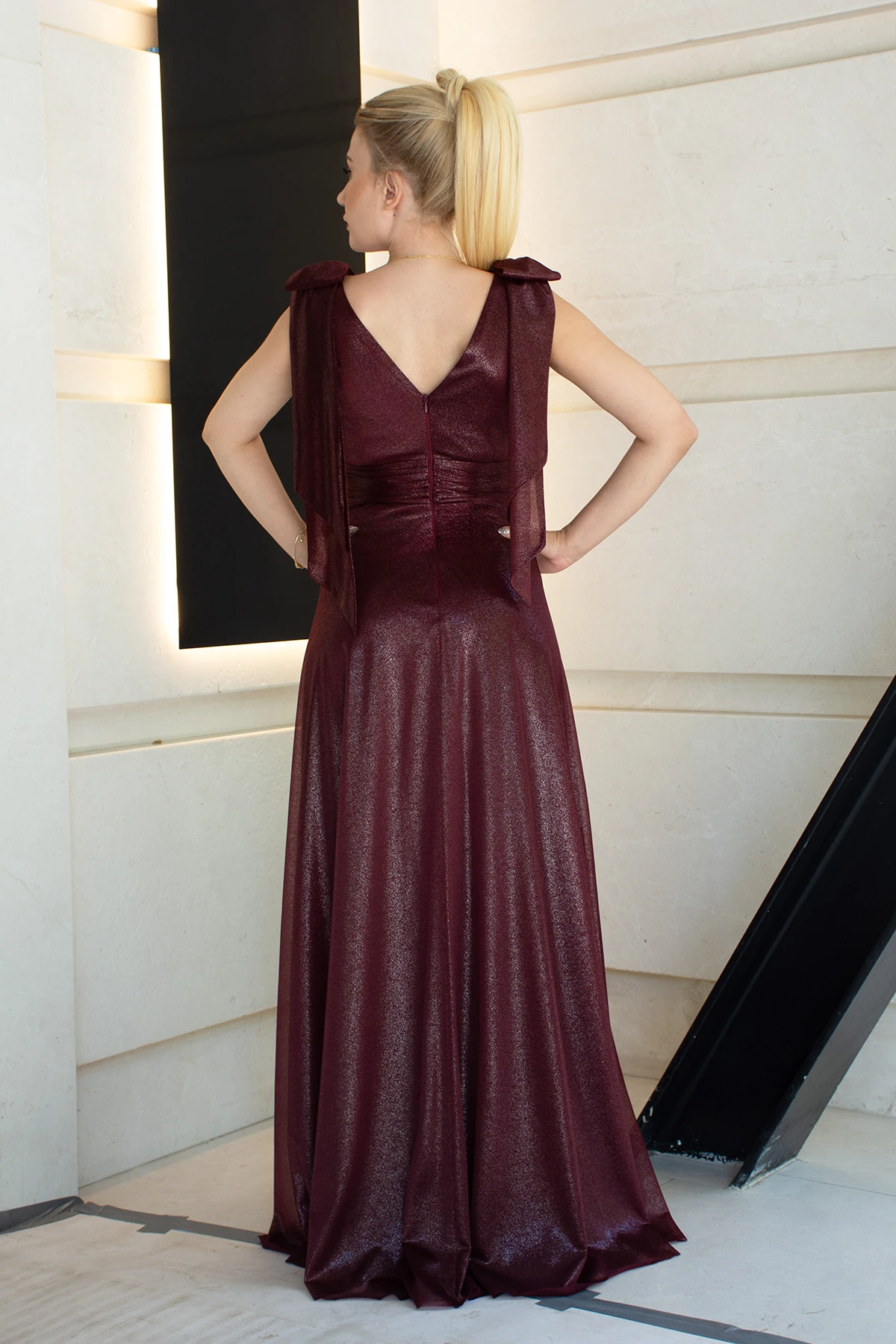 Fiyonklu Yandan Yırtmaçlı Alessi Abiye - bordo