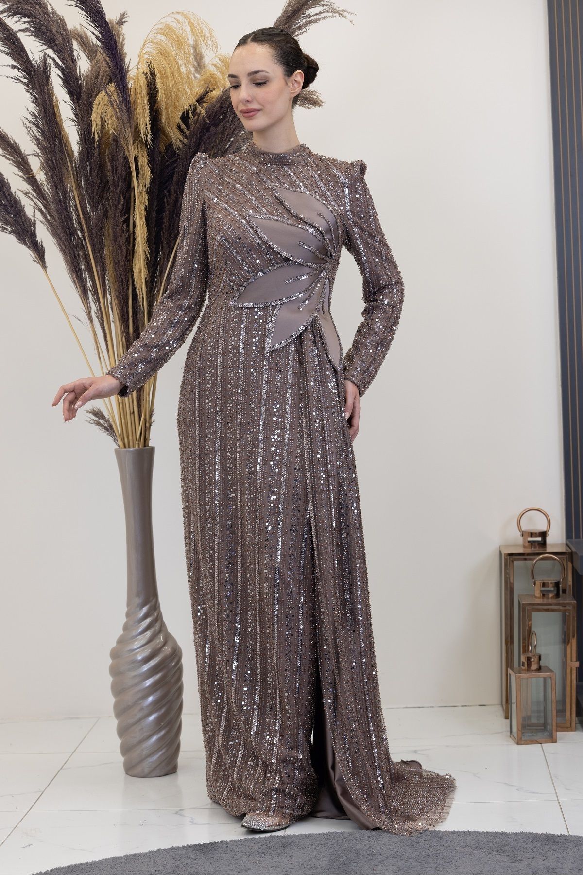 Berguzar Abendkleid mit floralem Taillendetail