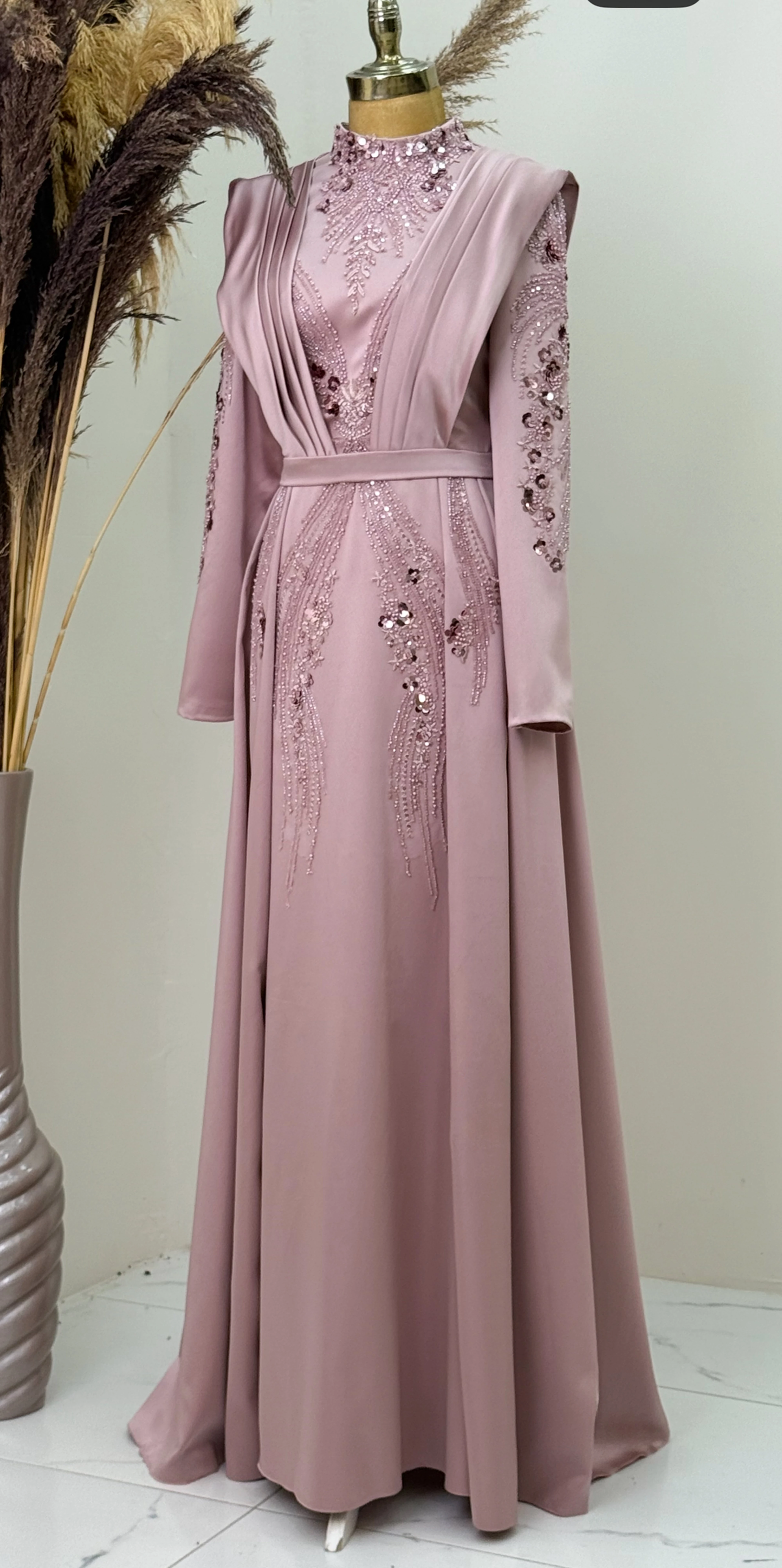 Önü Drapeli Kuyruklu Boncuk İşlemeli Miranda Abiye - pudra pembe