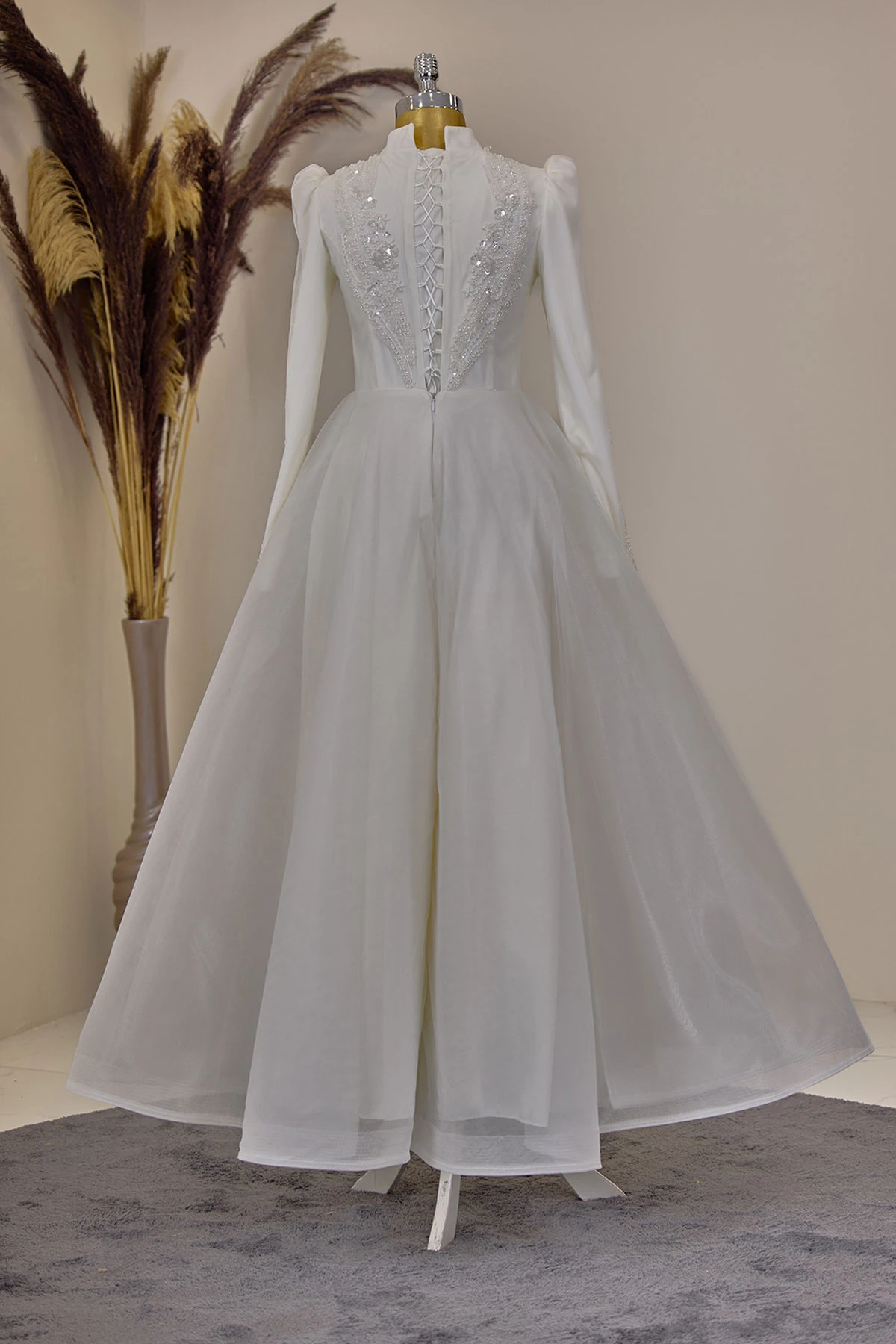 Önü Drapeli Aplik İşlemeli Asya  Abiye - beyaz