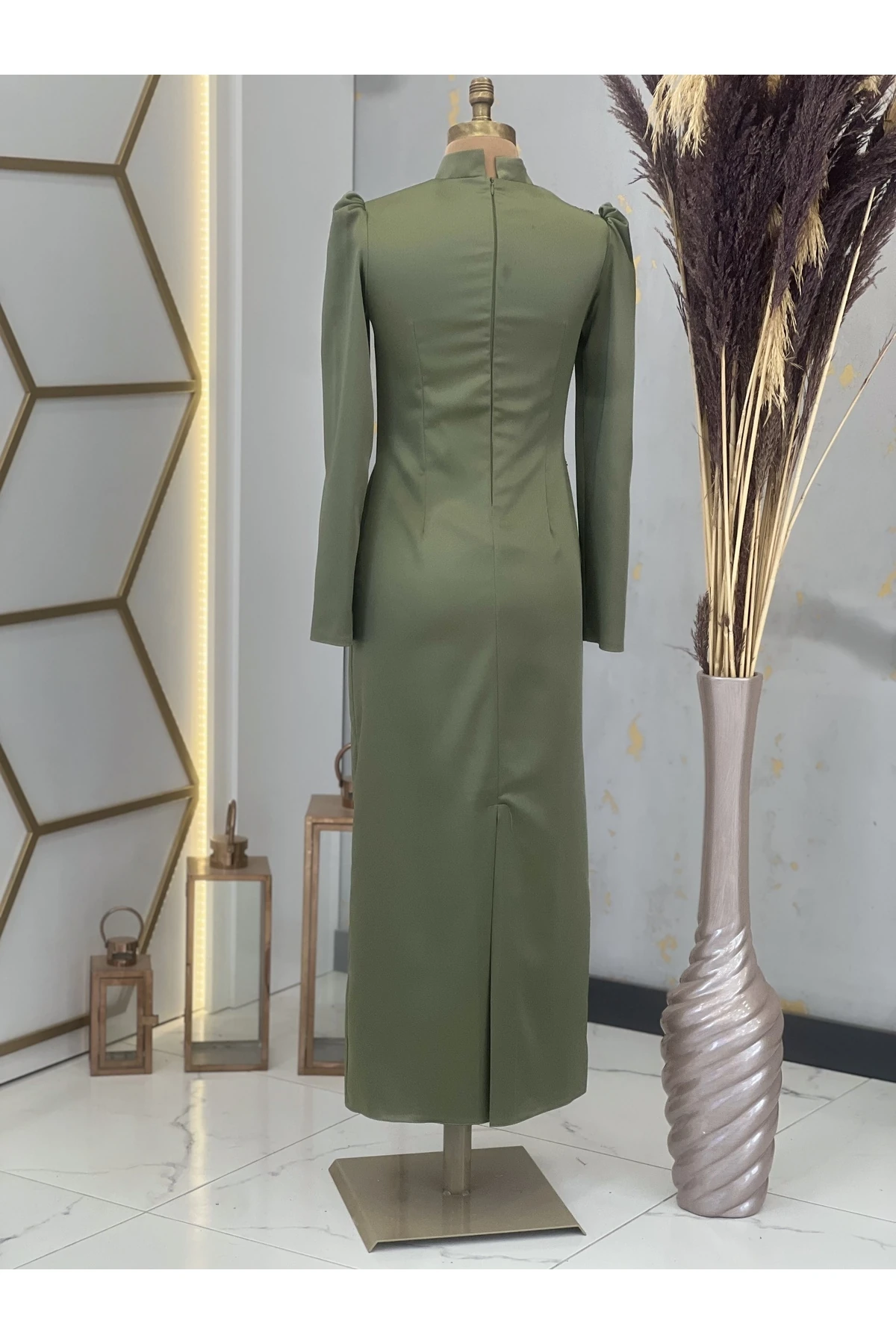 Önü Aplik işlemeli Kalem Hilal Tesettür Abiye - haki