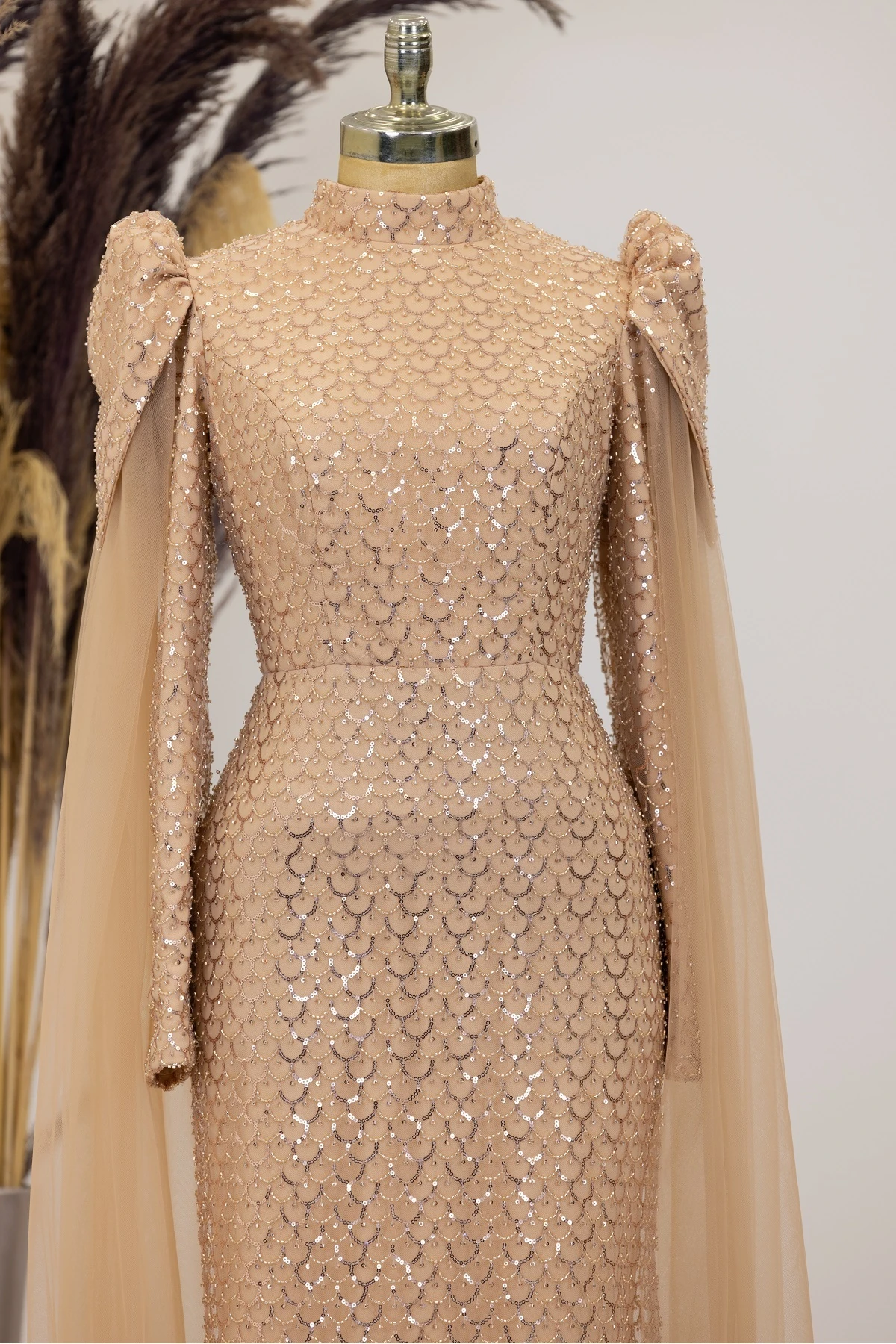 Kolları Pelerinli Asil Tesettür Abiye - gold