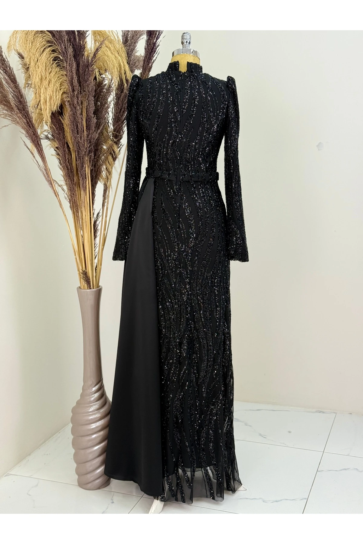 Eteği Sarkaçlı Boncuk İşlemel Eslina Abiye