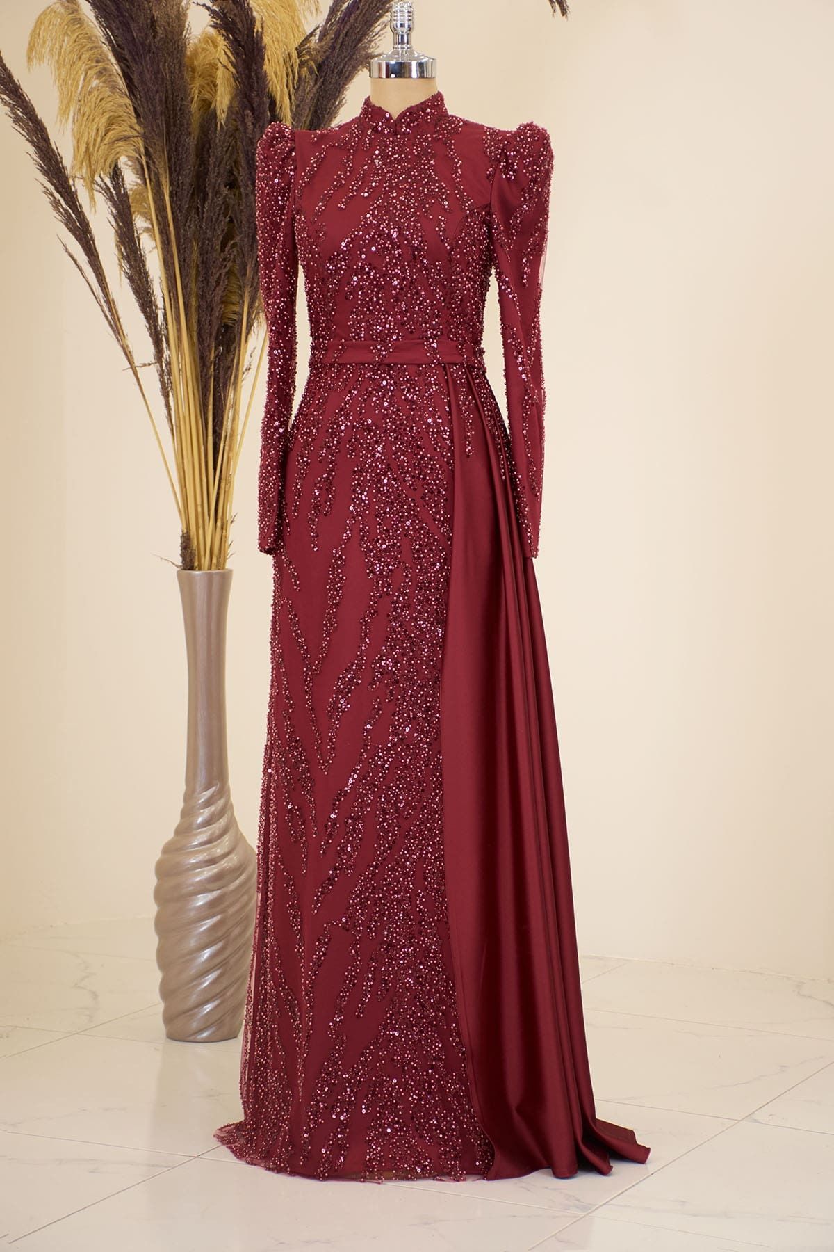 Selectil Evening Dress with Bead Embroidery and Pendulum Skirt Burgundy