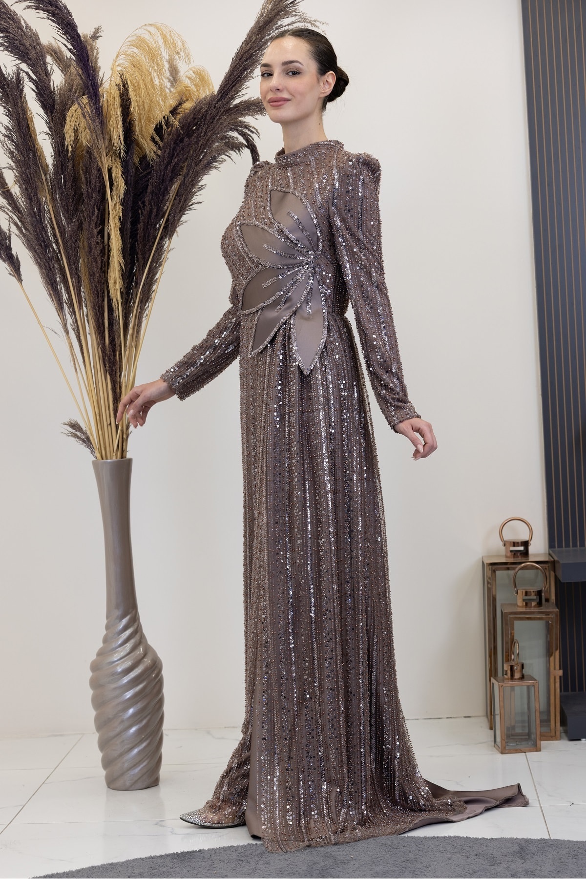 Berguzar Abendkleid mit floralem Taillendetail