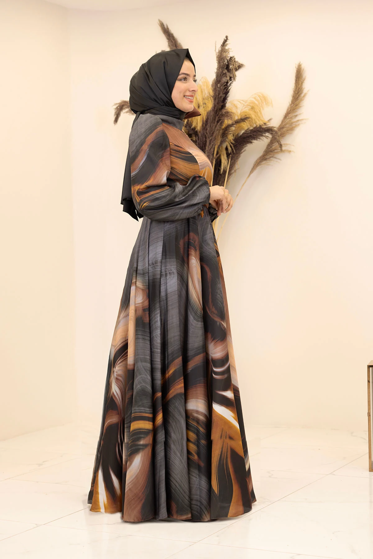 İpek Saten Kemerli Yakası Fiyonklu Desenli Ebruli Elbise - siyah