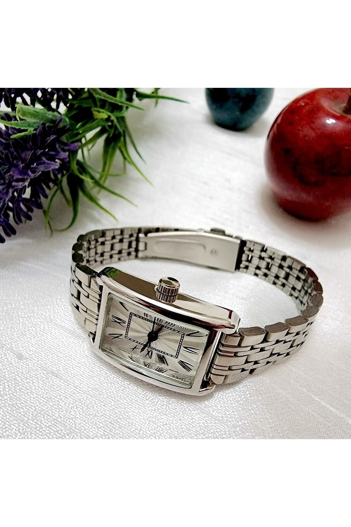 , Gümüş Rengi, Roma Rakamlı, Modern Tasarım,retro Tasarım,hediyelik, Köşeli Kadın Kol Saati