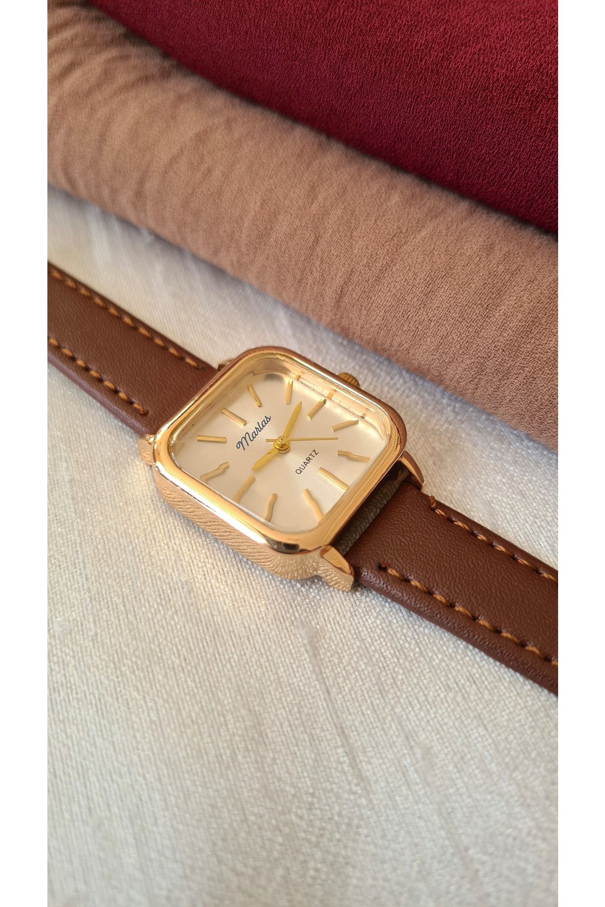 Retro Kadın Kol Saati Vintage Tasarım Gold Rengi Açık Kahverengi Camel