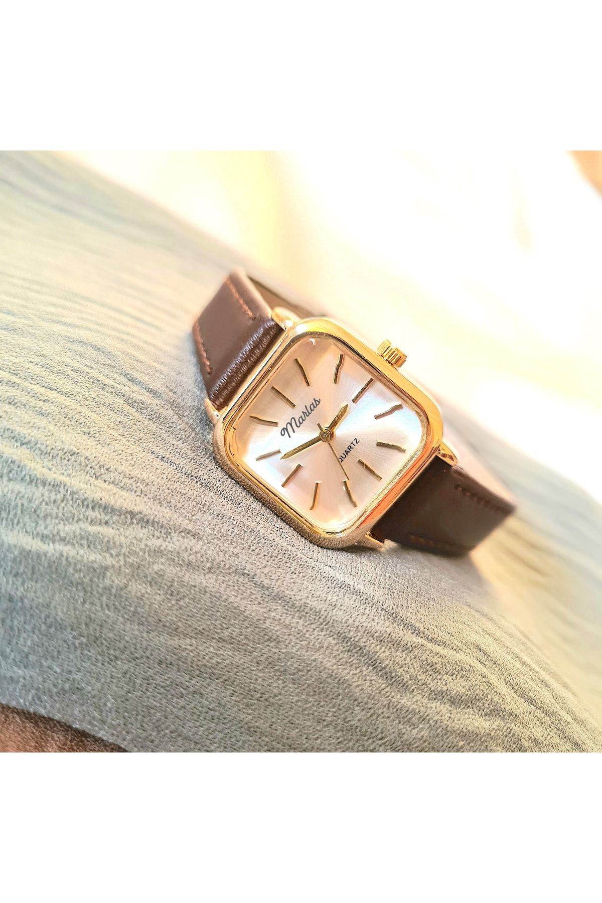 Retro Kadın Kol Saati, Vintage Tasarım, Minimal Tasarım, Gold Rengi, Koyu Kahve Kayış