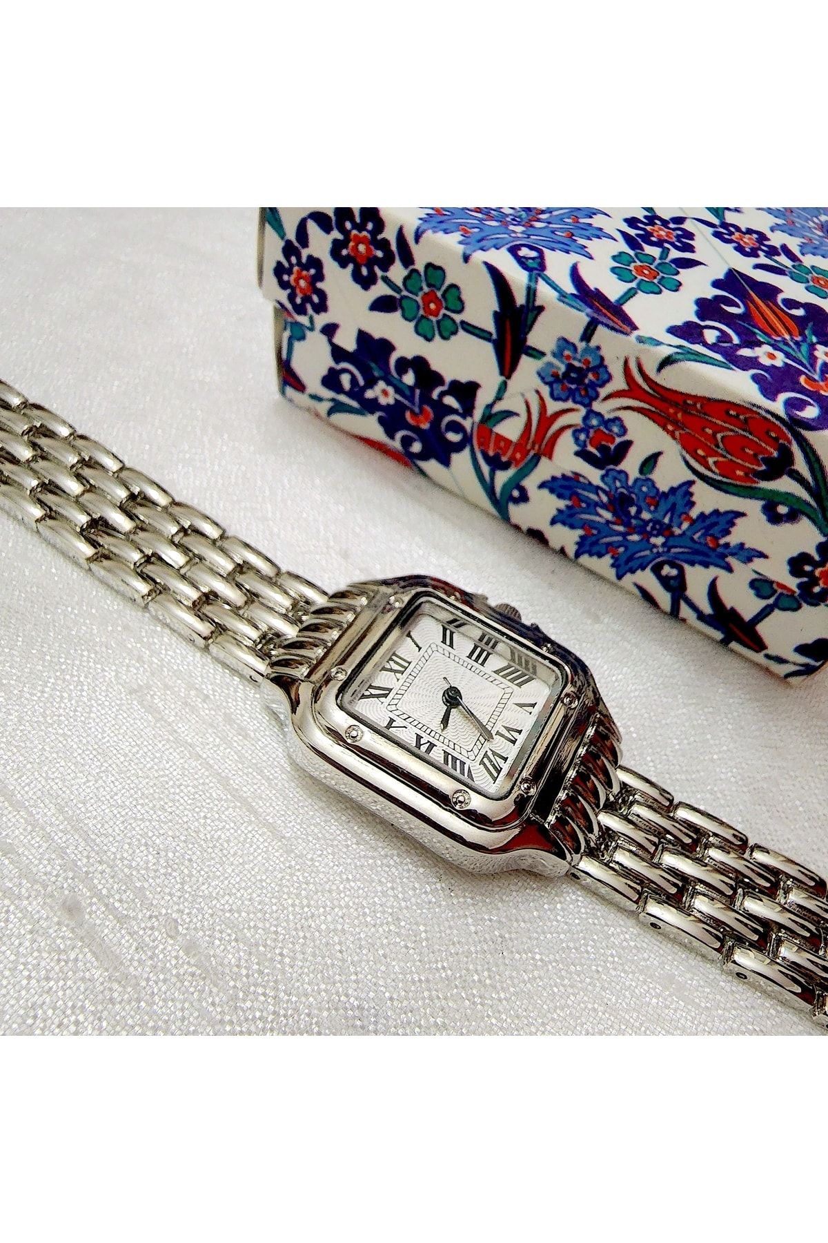 , Gümüş Rengi, Roma Rakamlı, Modern Tasarım, Retro Tasarım, Hediyelik, Kadın Kol Saati