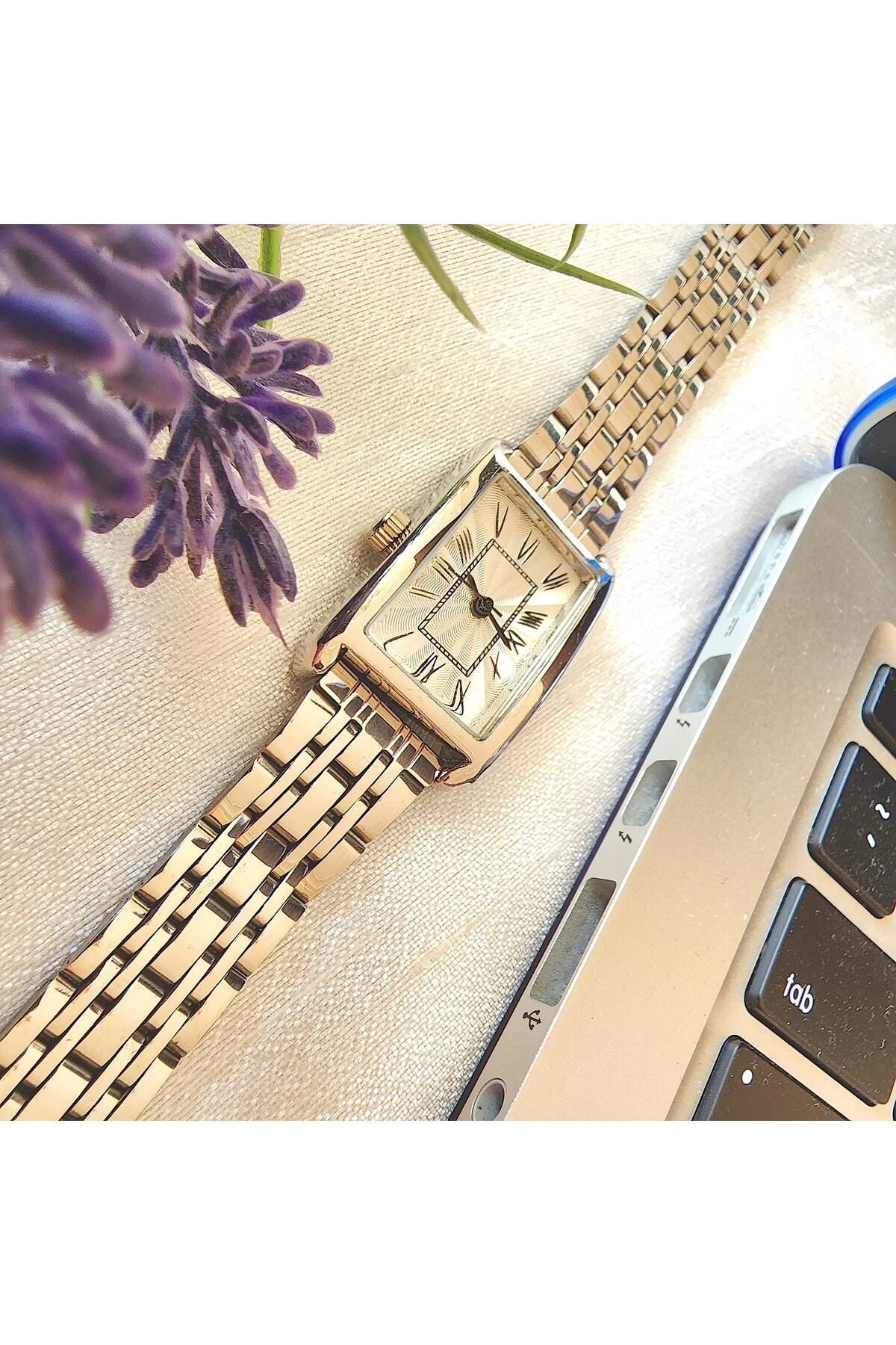 , Gümüş Rengi, Roma Rakamlı, Modern Tasarım,retro Tasarım,hediyelik, Köşeli Kadın Kol Saati