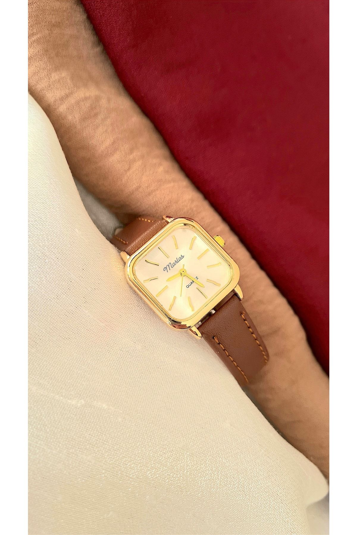 Retro Kadın Kol Saati Vintage Tasarım Gold Rengi Açık Kahverengi Camel