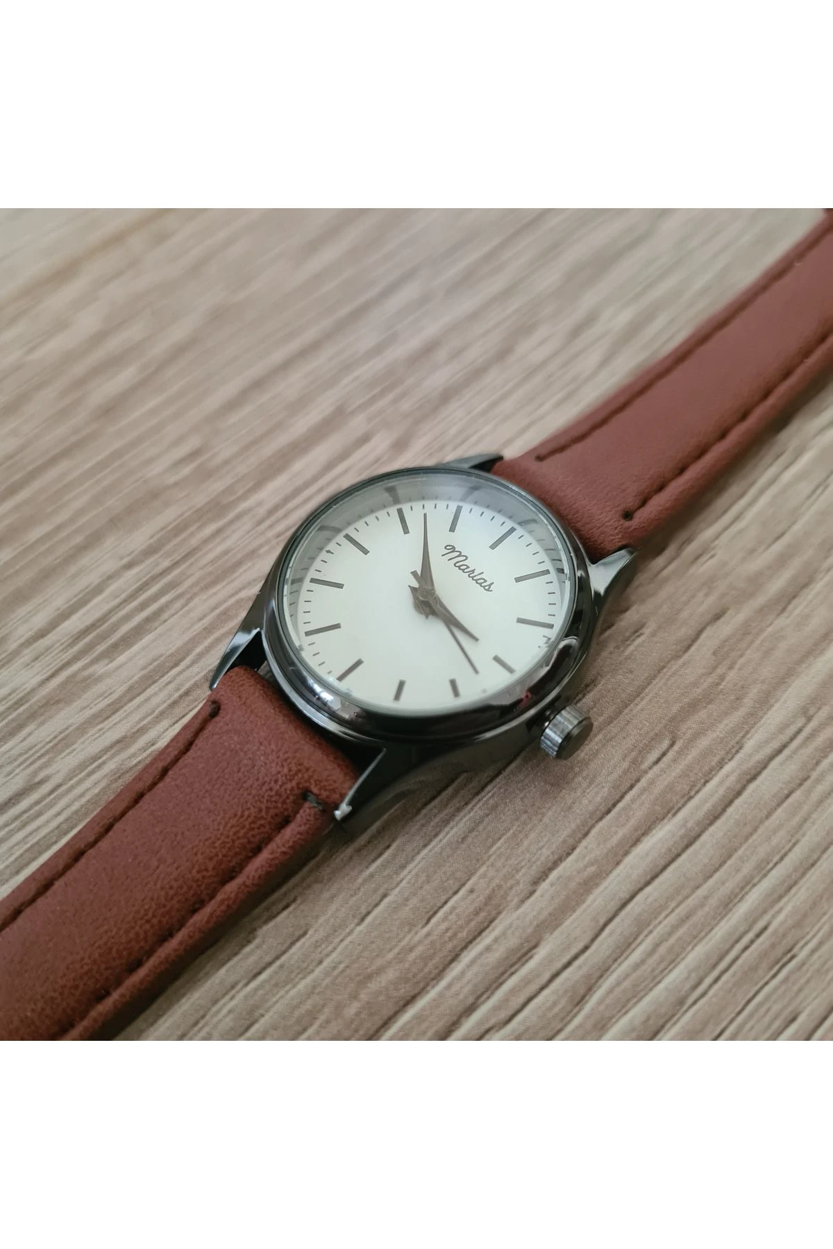 Siyah Kasa Kahverengi Kordon İçi Beyaz Çizgili Retro Kadın Kol Saati