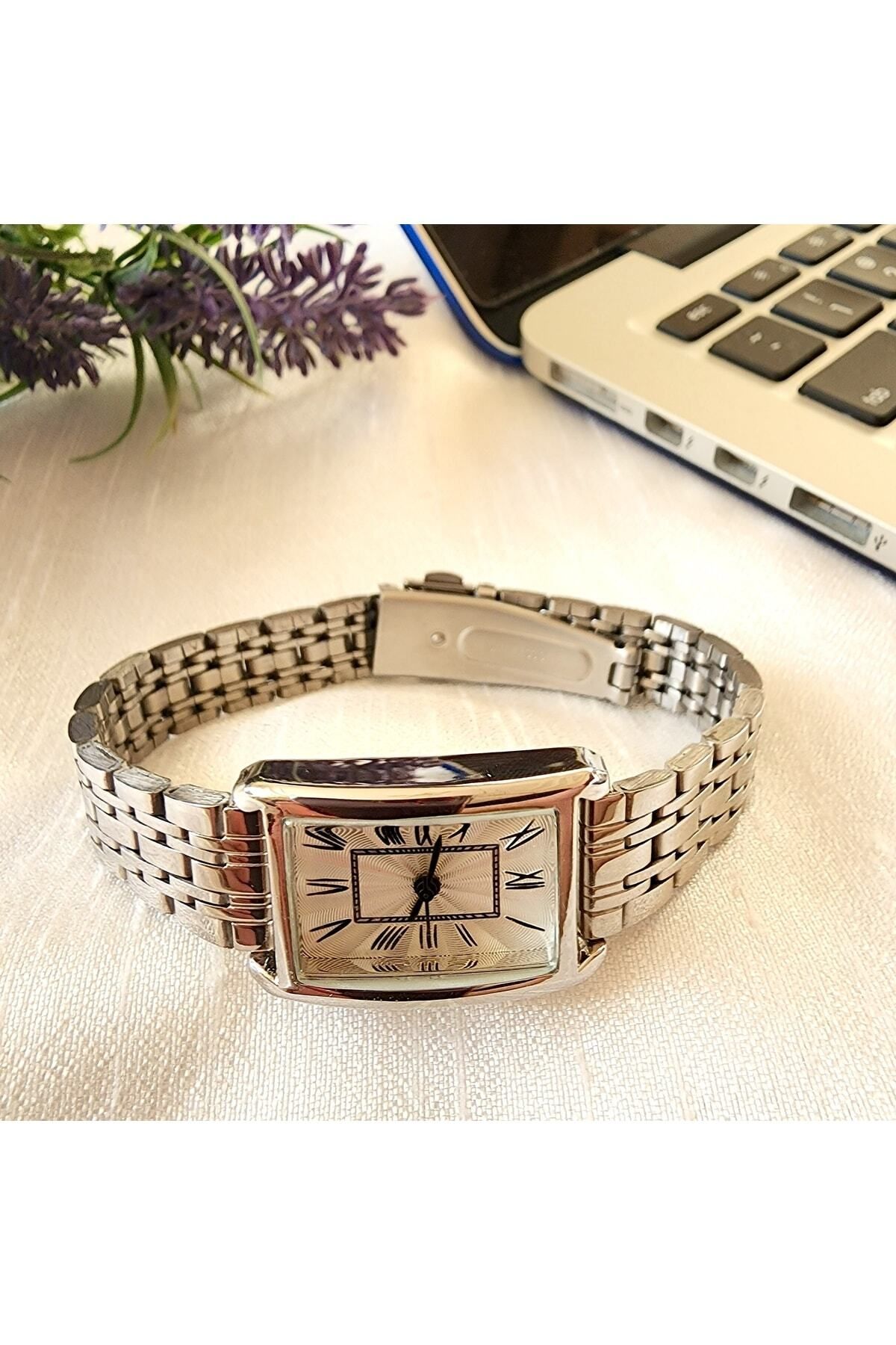 , Gümüş Rengi, Roma Rakamlı, Modern Tasarım,retro Tasarım,hediyelik, Köşeli Kadın Kol Saati