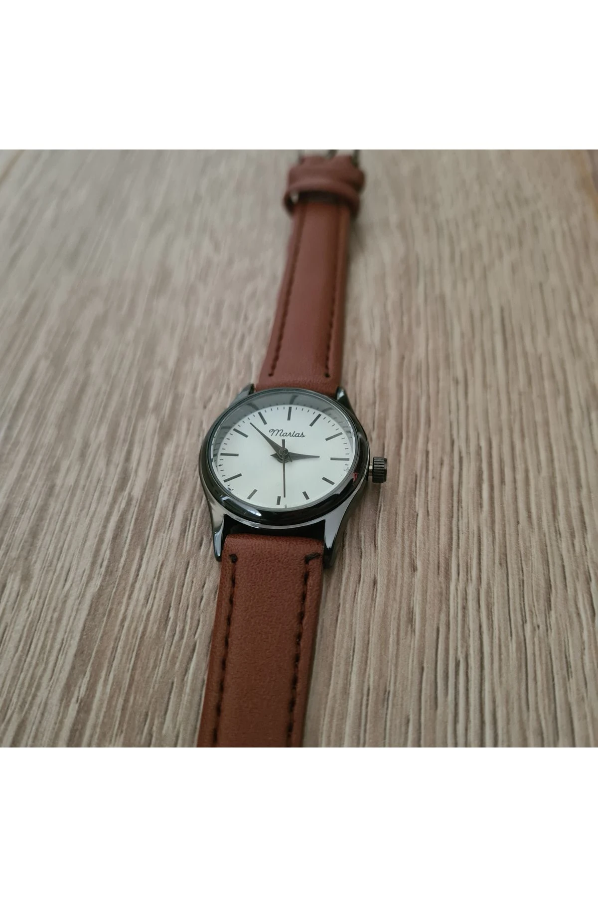 Siyah Kasa Kahverengi Kordon İçi Beyaz Çizgili Retro Kadın Kol Saati