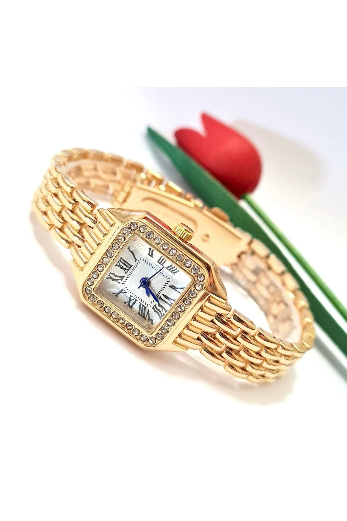 Gold Renkli Taşlı Yılan Desenli Kadın Kol Saati
