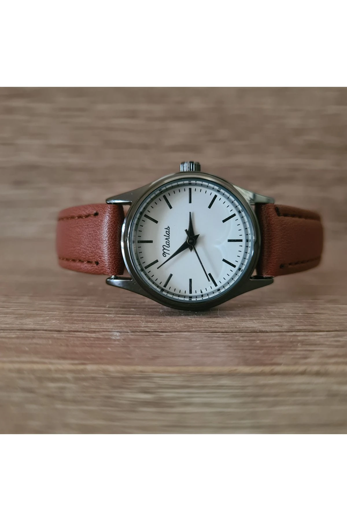 Siyah Kasa Kahverengi Kordon İçi Beyaz Çizgili Retro Kadın Kol Saati