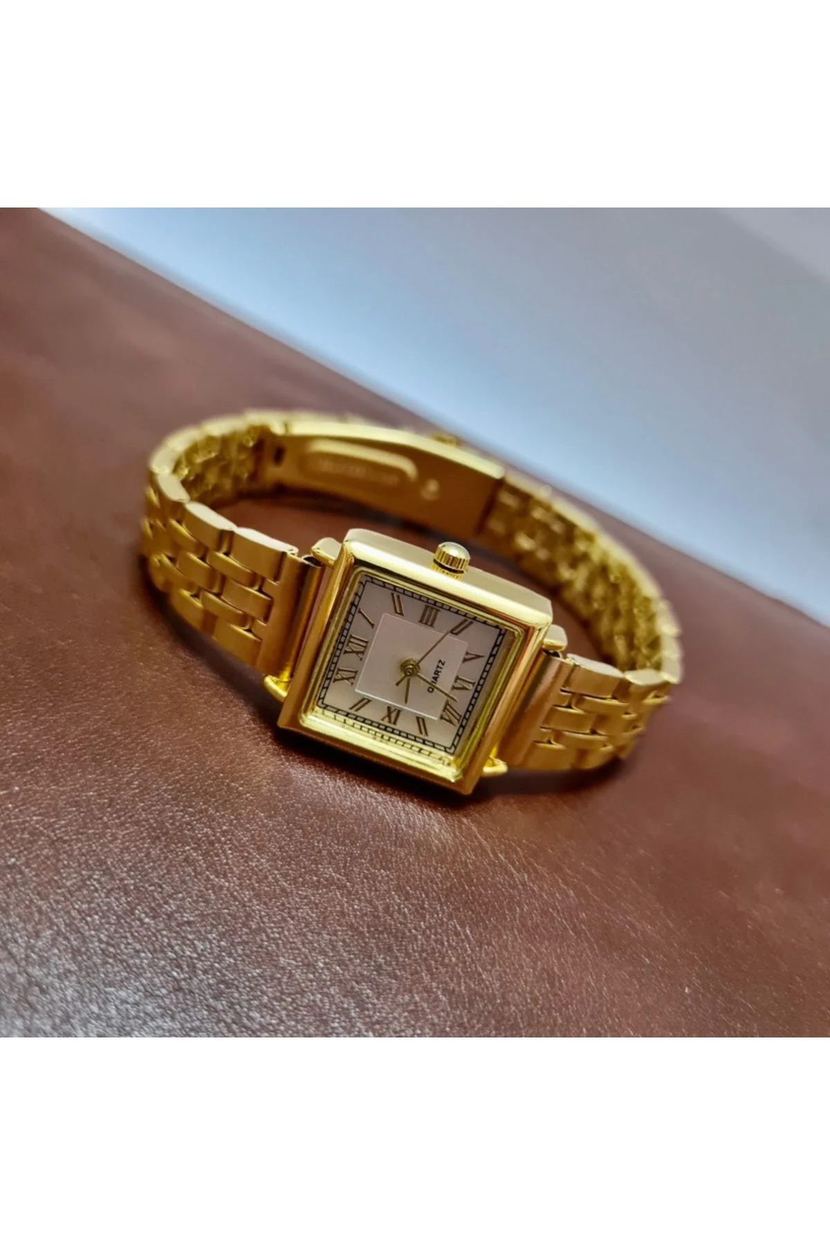 Altın Rengi Roma Rakamlı Minimal Köşeli Retro/vintage Tasarım Kadın Kol Saat
