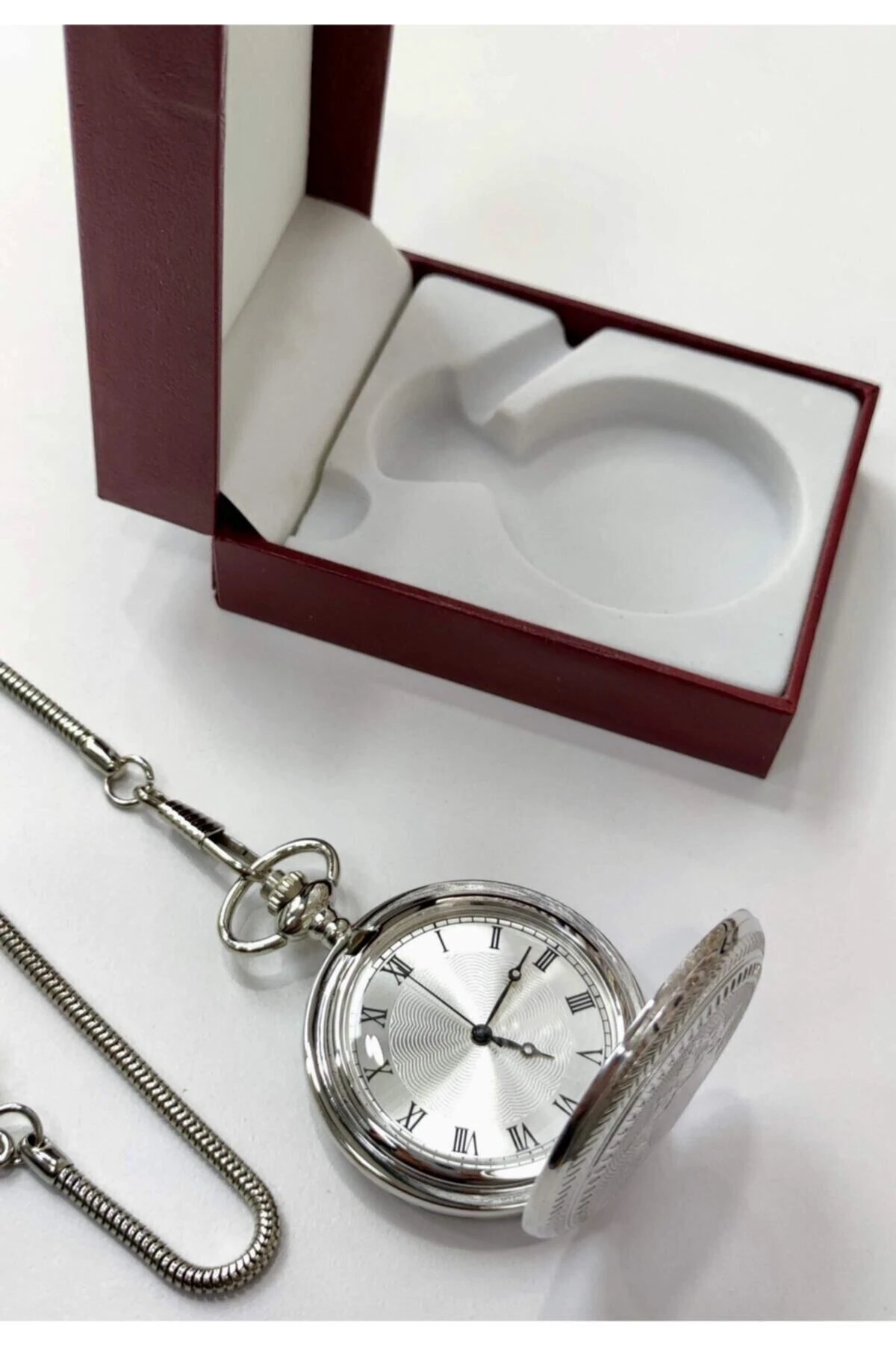 Özel Tasarım Roma Rakamlı Köstekli Cep Saati