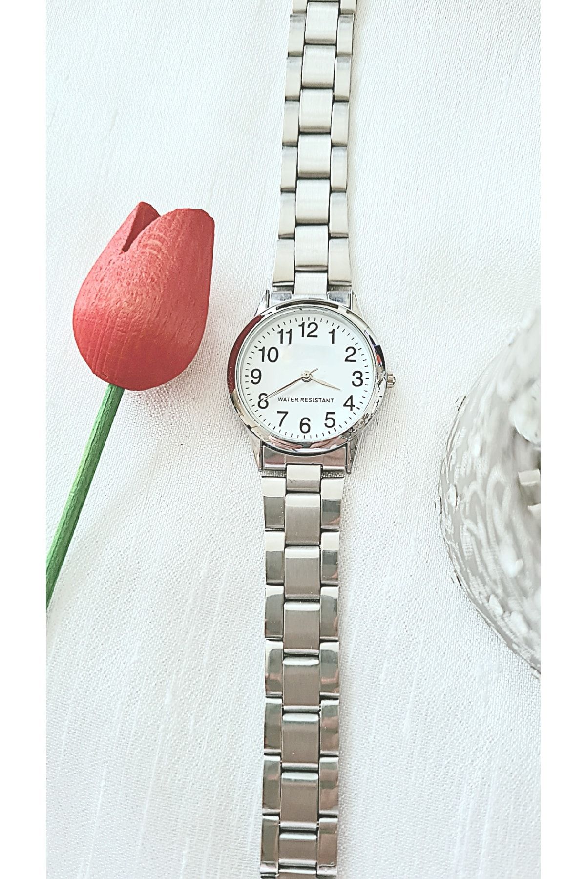 Gümüş Beyaz Rakamlı Retro Kadın Kol Saati