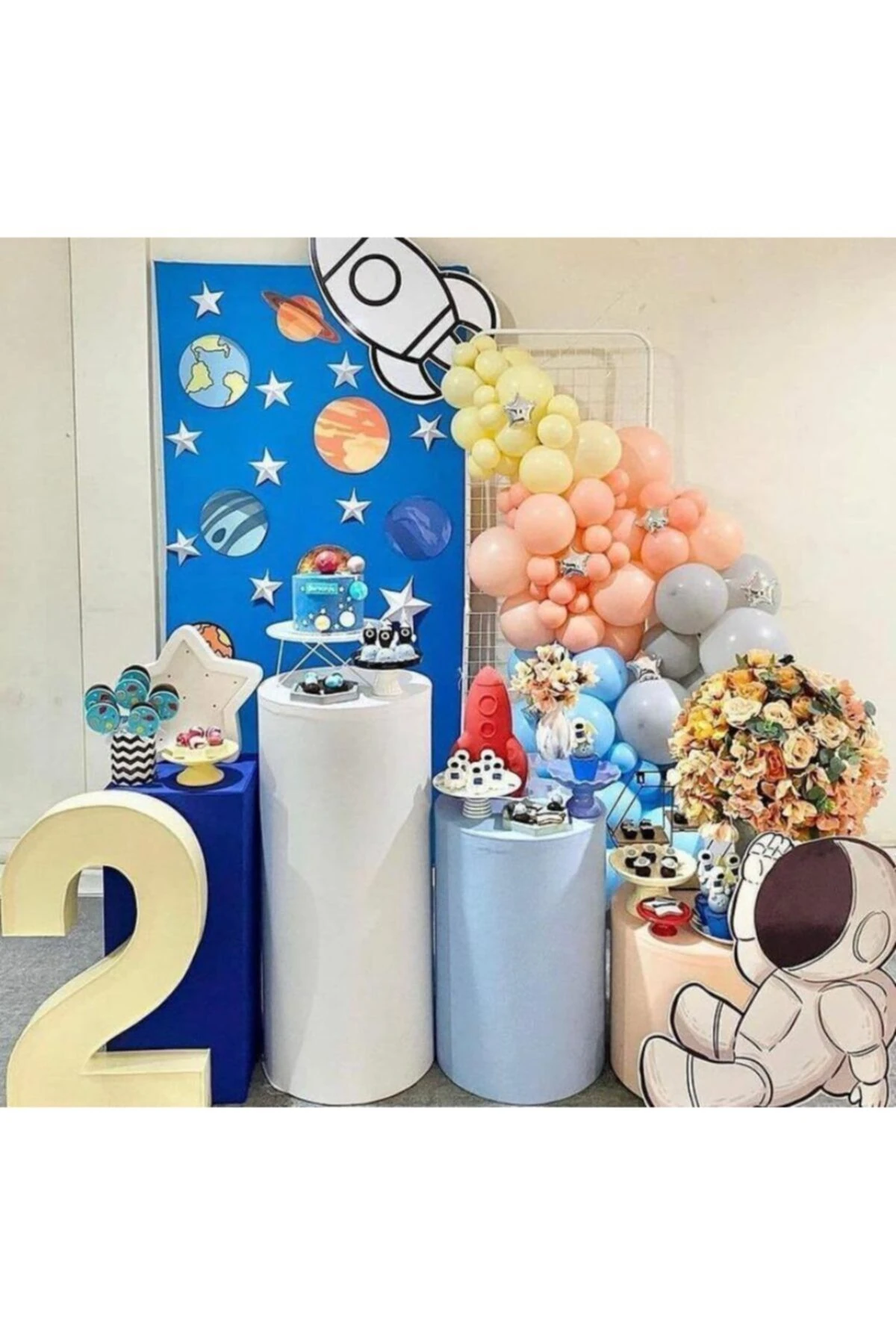 Uzay Konsepte Uygun Balon Konsept Pastel Tonlarda