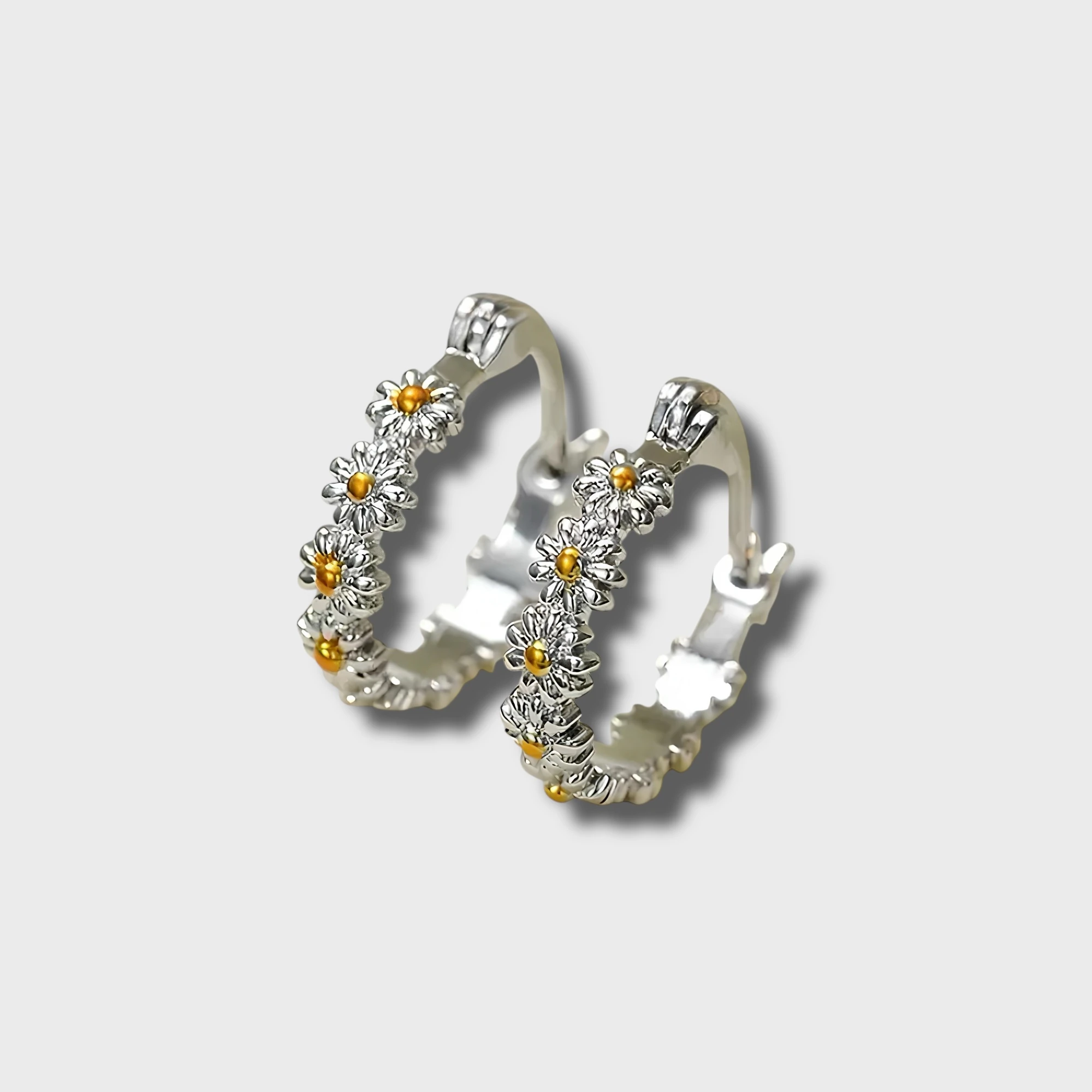 Papatya Işıltısı Halka Küpe