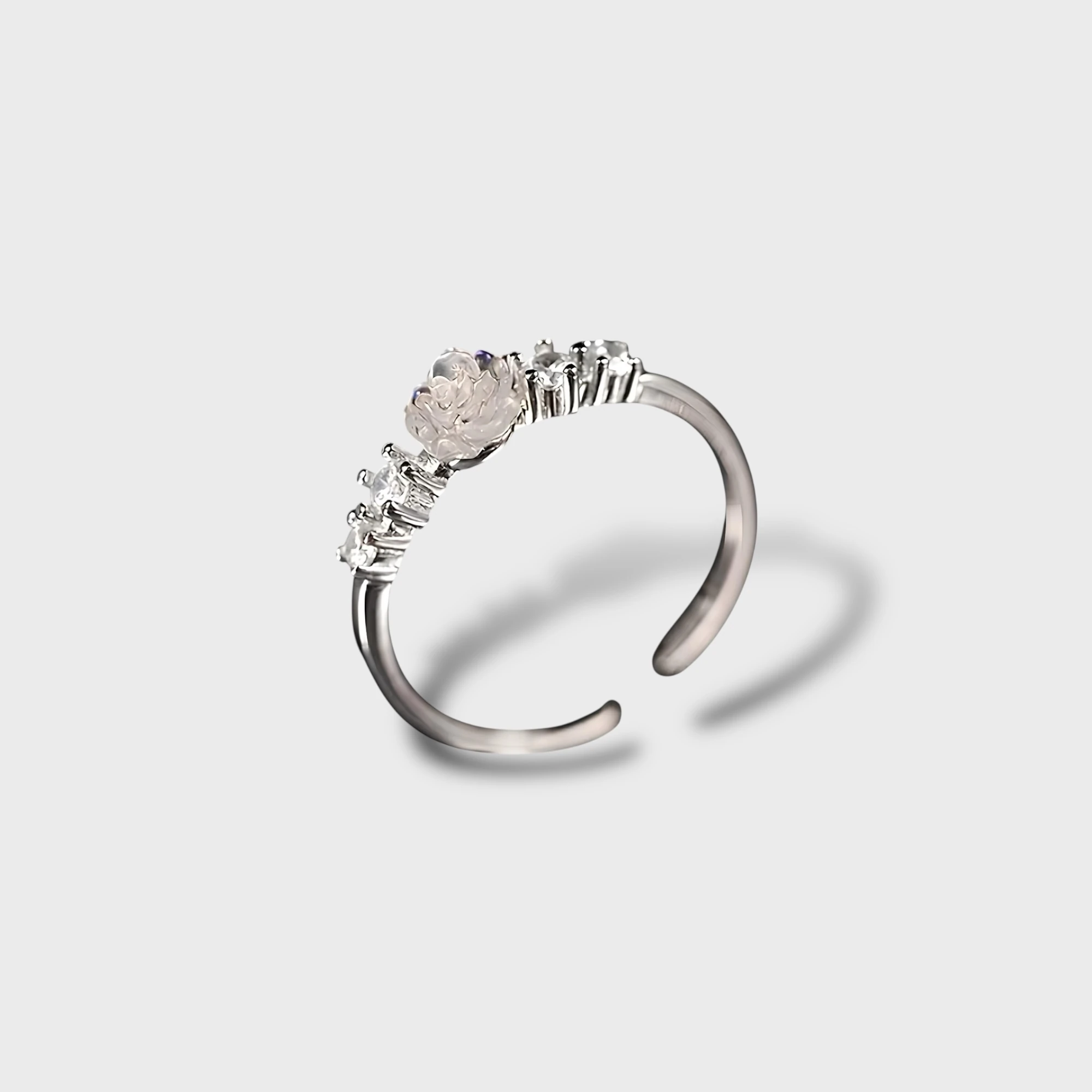 Beyaz Gül Işıltısı Yüzük