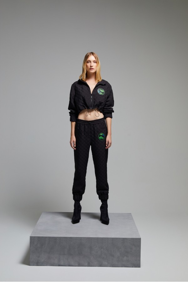 KAPİTONELİ SİYAH JOGGER PANTOLON