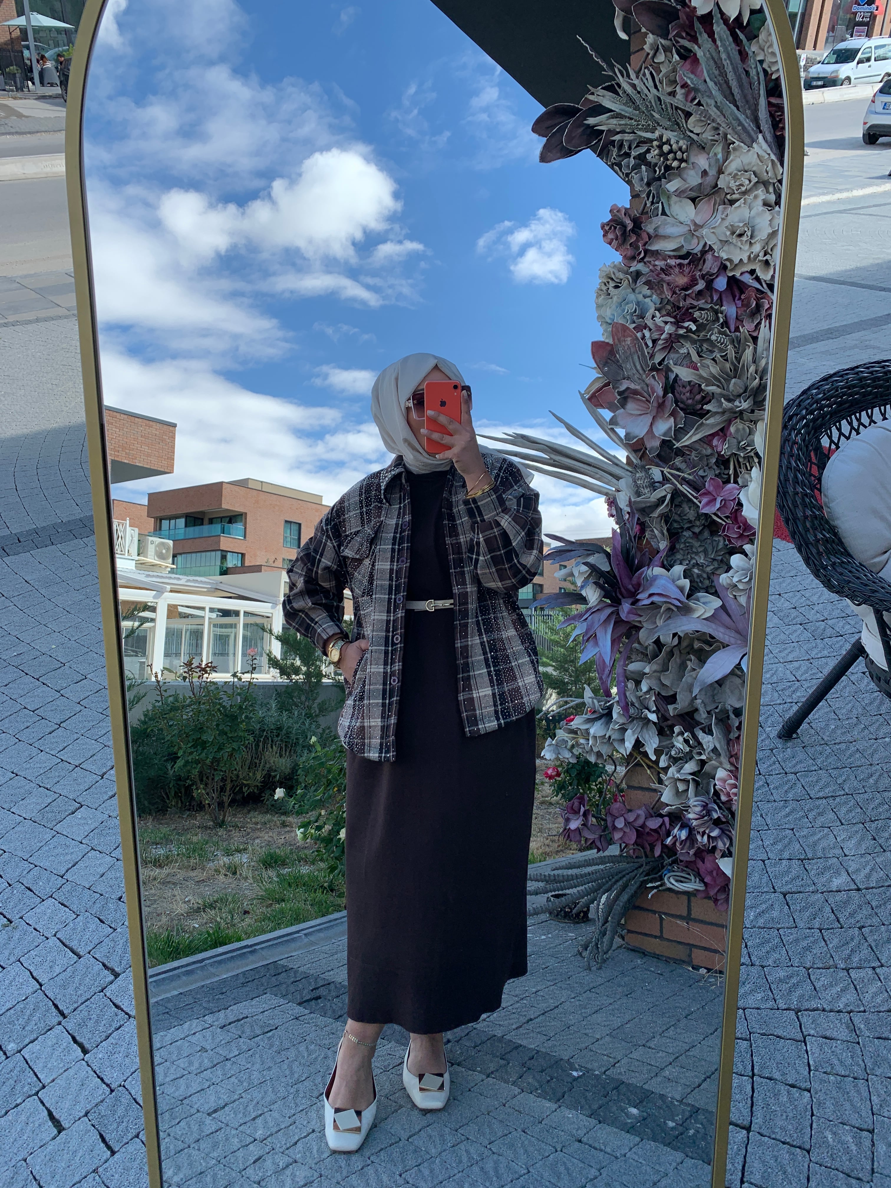 TAŞ İŞLEMELİ İÇİ KÜRKLÜ CEKET