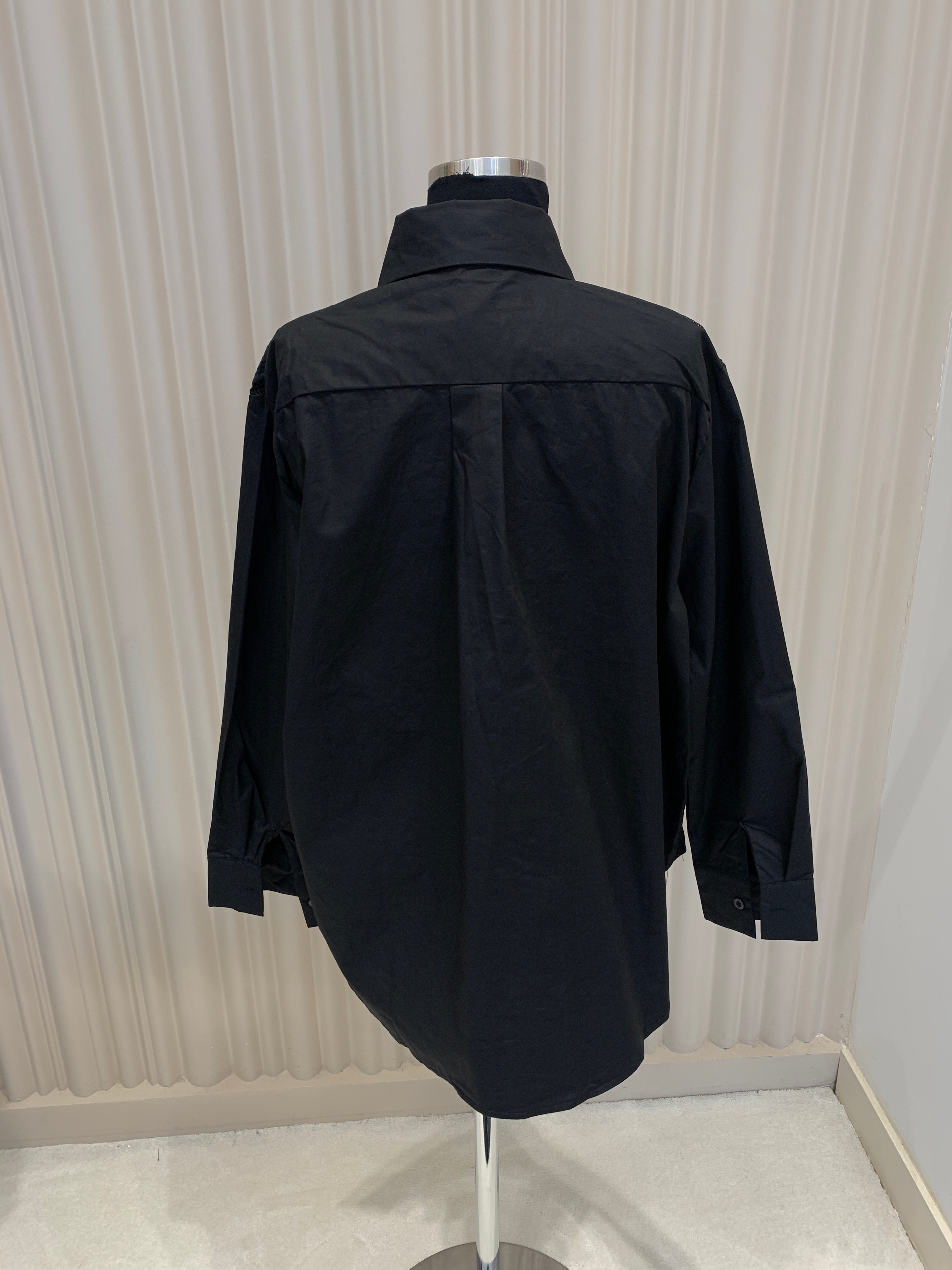 FİLE ÇİÇEK DETAYLI GÖMLEK