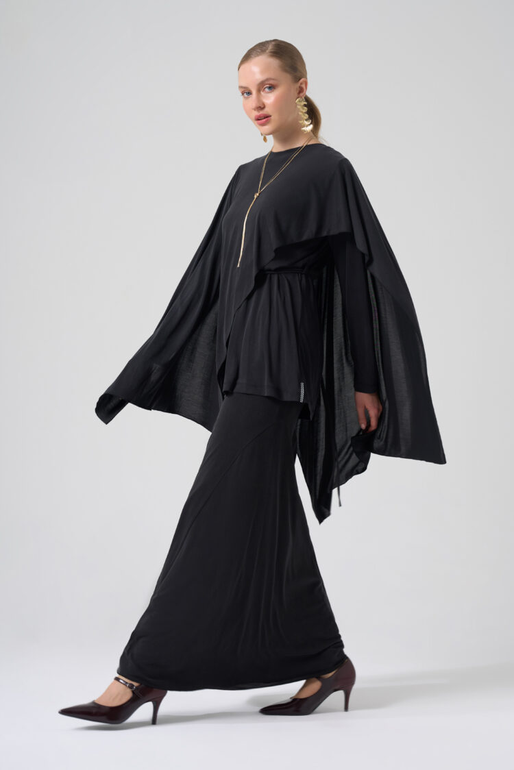 YANDAN ÇİZGİ DETAY UZUN SİYAH ETEK