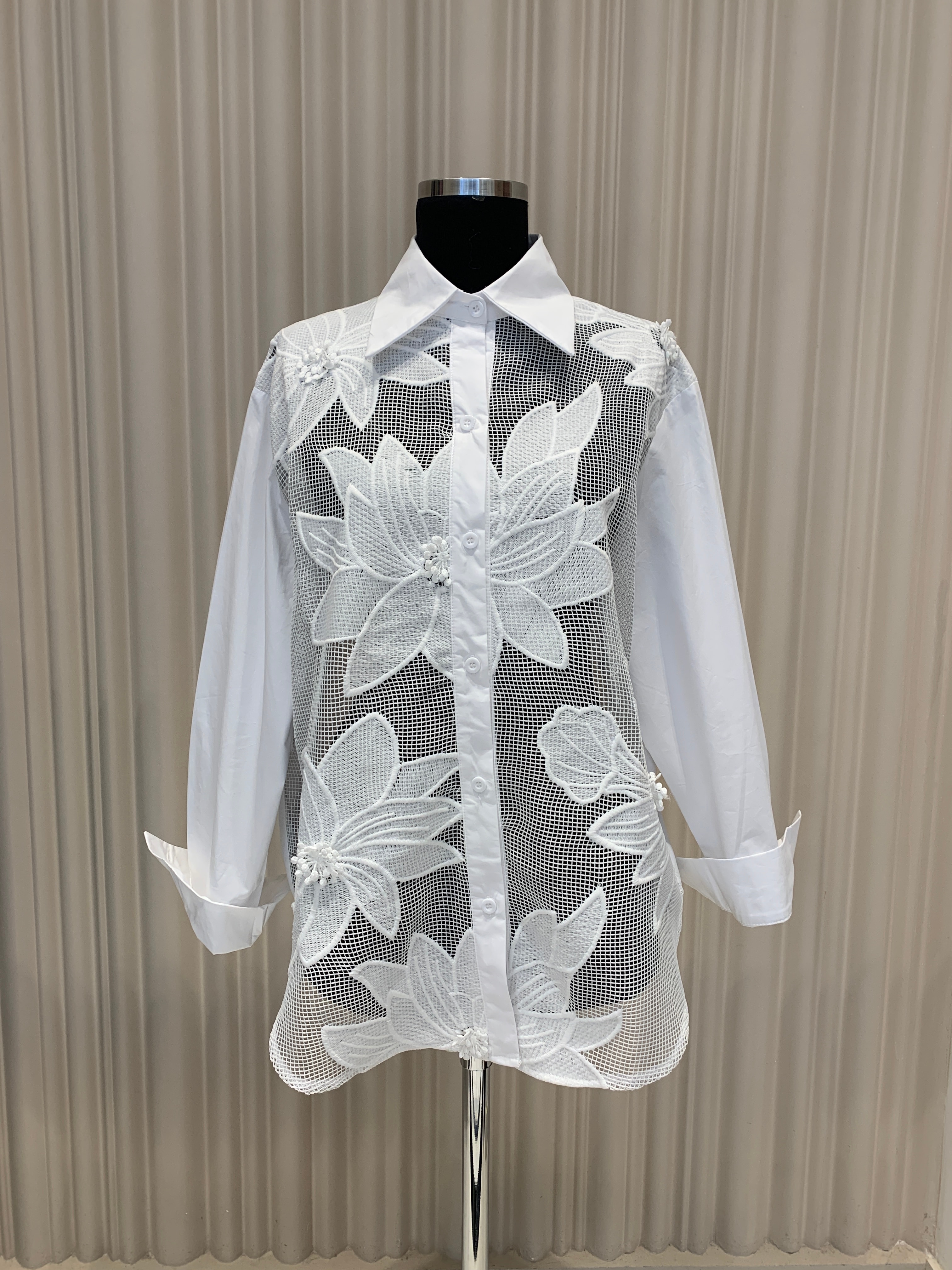 FİLE ÇİÇEK DETAYLI GÖMLEK