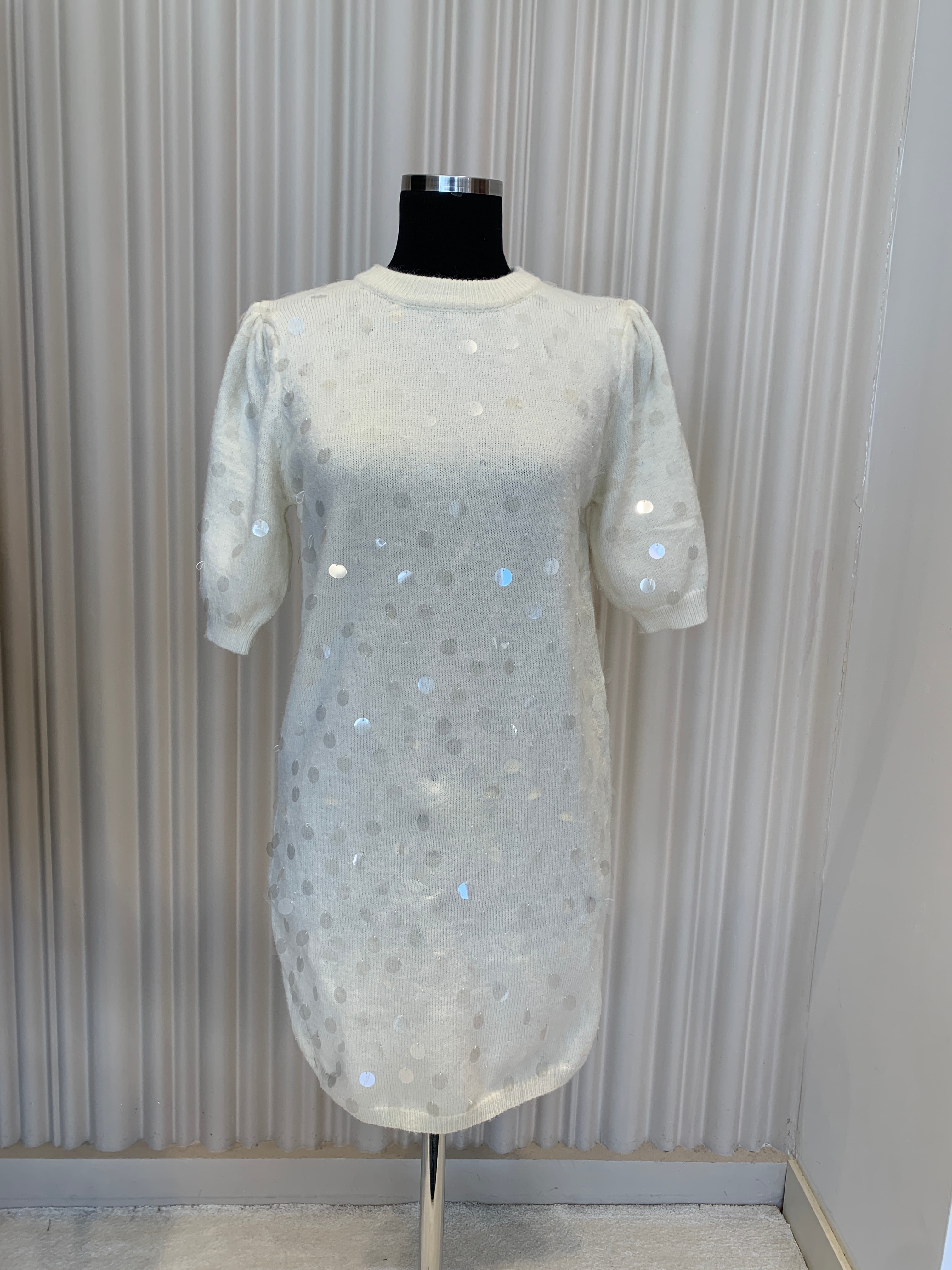 PUL İŞLEMELİ ELBİSE