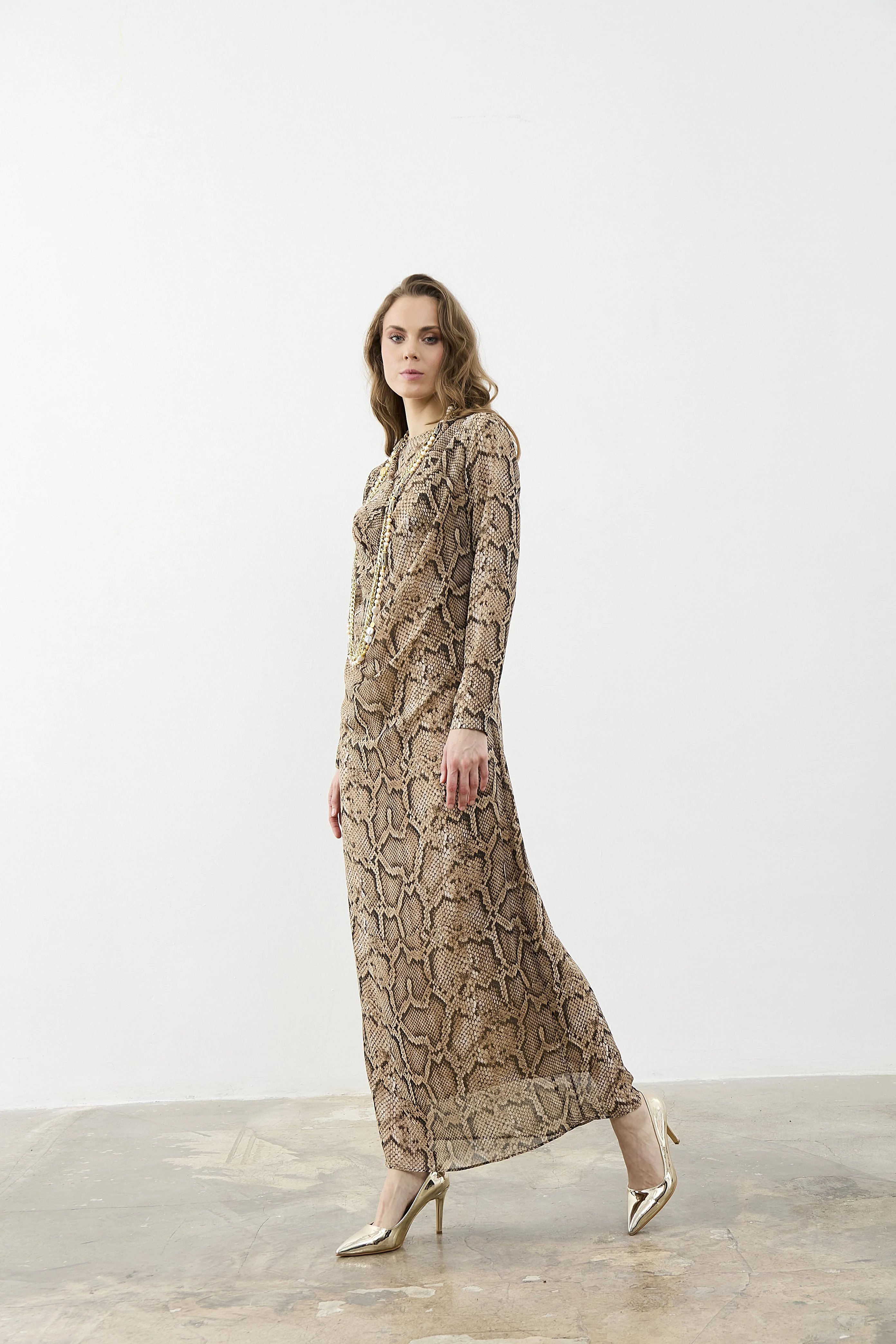 DEGAJE YAKA ELBİSE LEOPAR DESEN